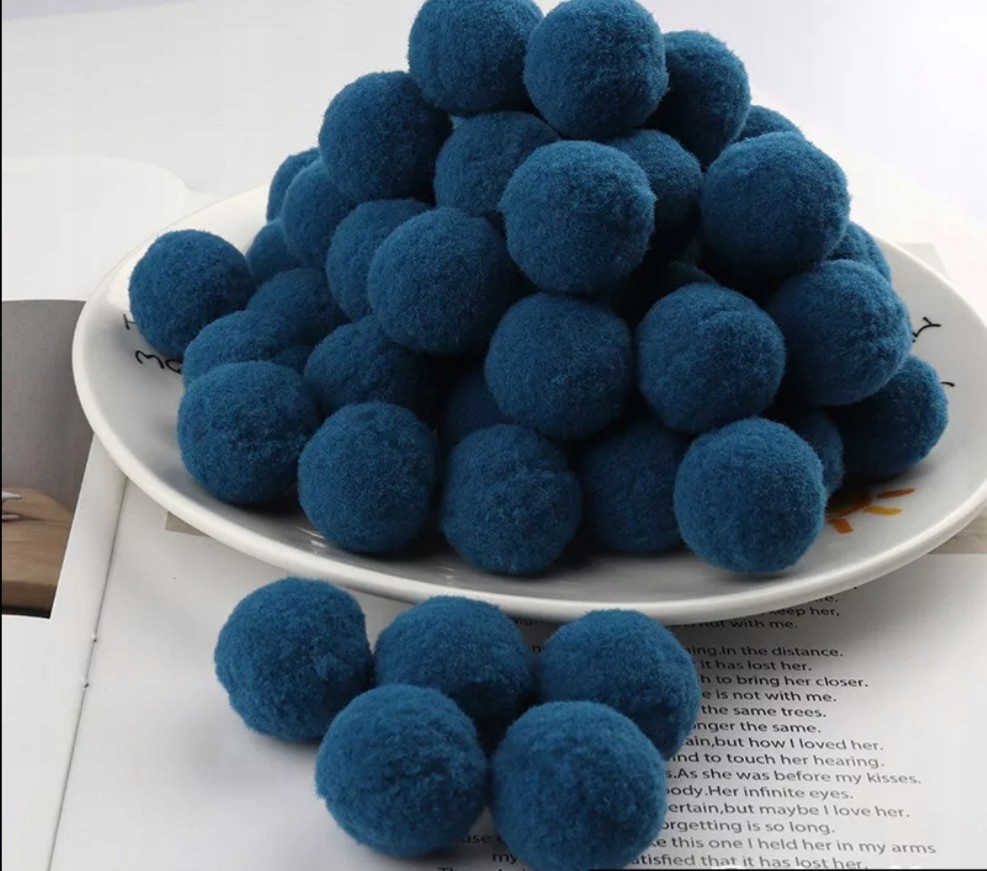 

Ciemno Niebieski Pompony 3 CM 5 szt pompon