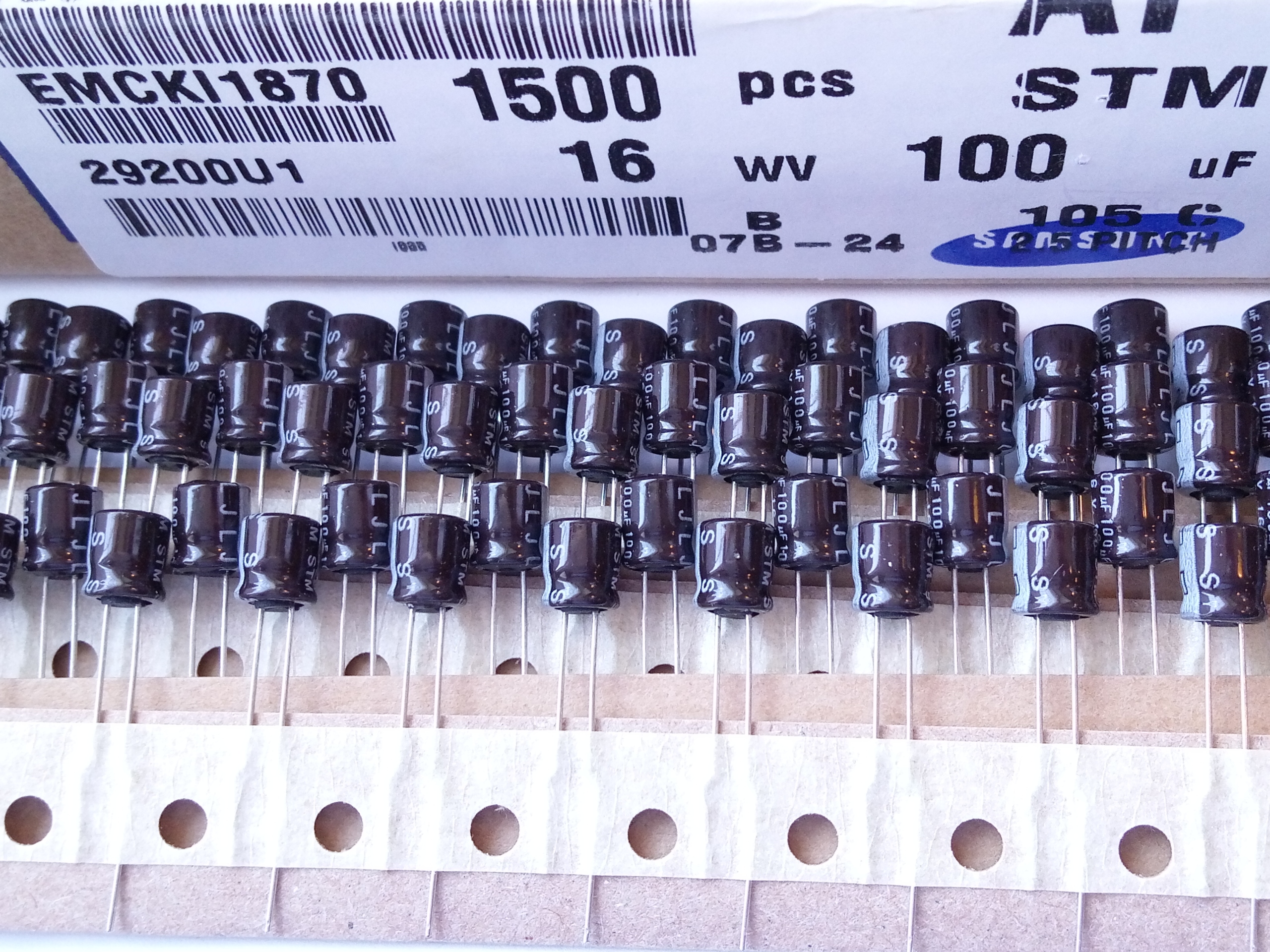 [40szt] Kondensator 100uF 16V 105'C Samsung 6x7mm