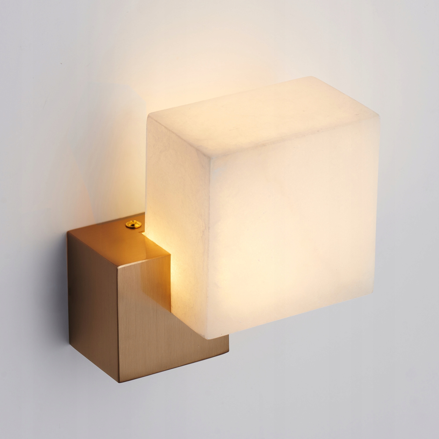 Mramorová nástenná lampa zlatá Cubo štvorcová Led 3000K do spálne nad nočným stolíkom