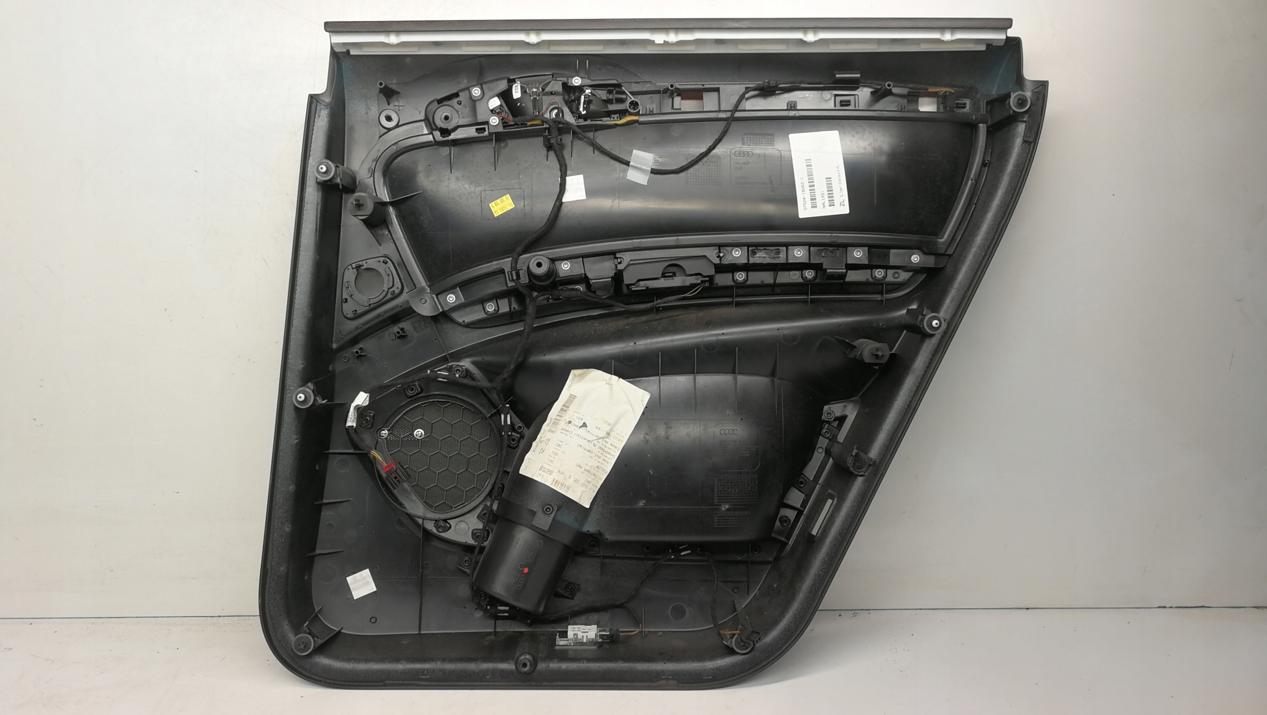 side door L T AUDI Q7 ALCANTARA ANBIENTE BOSE