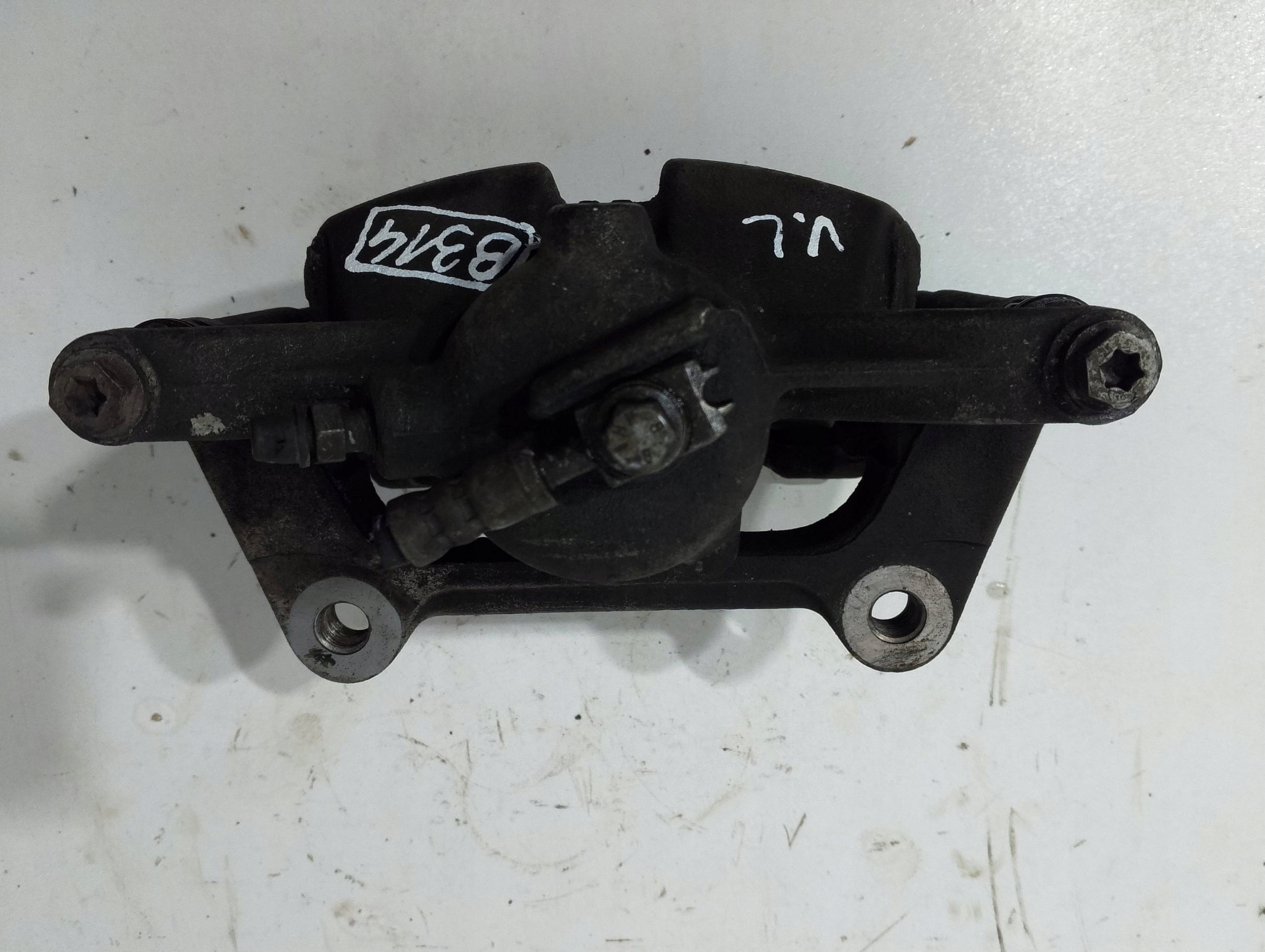 VW Passat B8 Golf VII Audi Q3 Superb 3V caliper front left 5714B (B314)