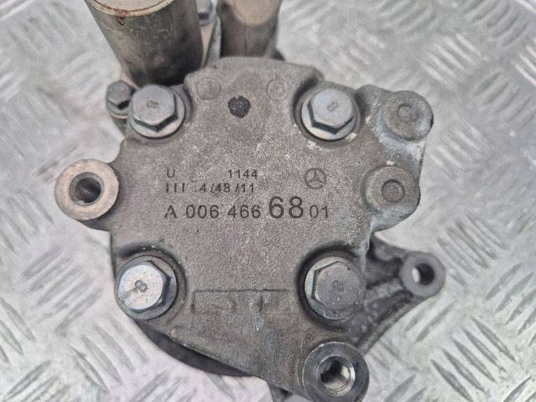 Mercedes E250 CGI W212 M271 servo pump A0064666801