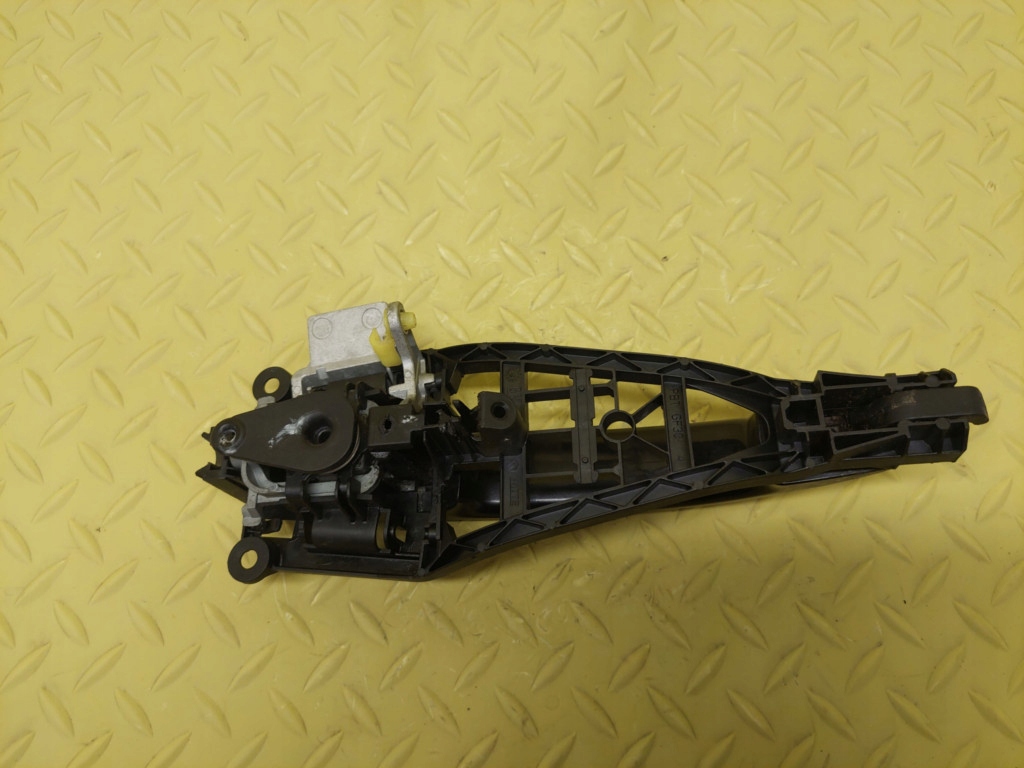 OPEL ASTRA H KOMBI handle left front Z20R