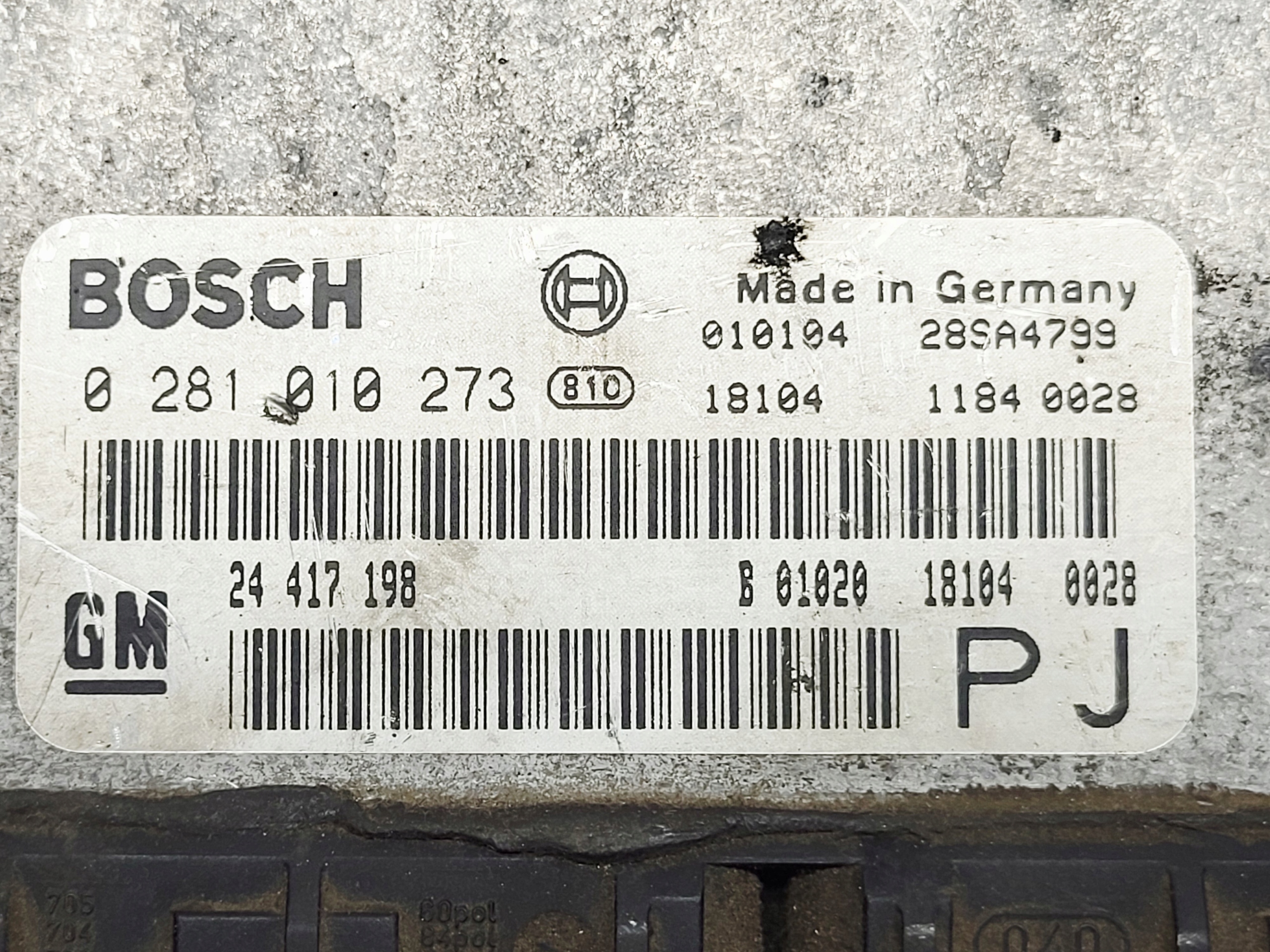 computer control unit of the engine OPEL OMEGA B 2.0 DTI 0281010273 24417198 PJ