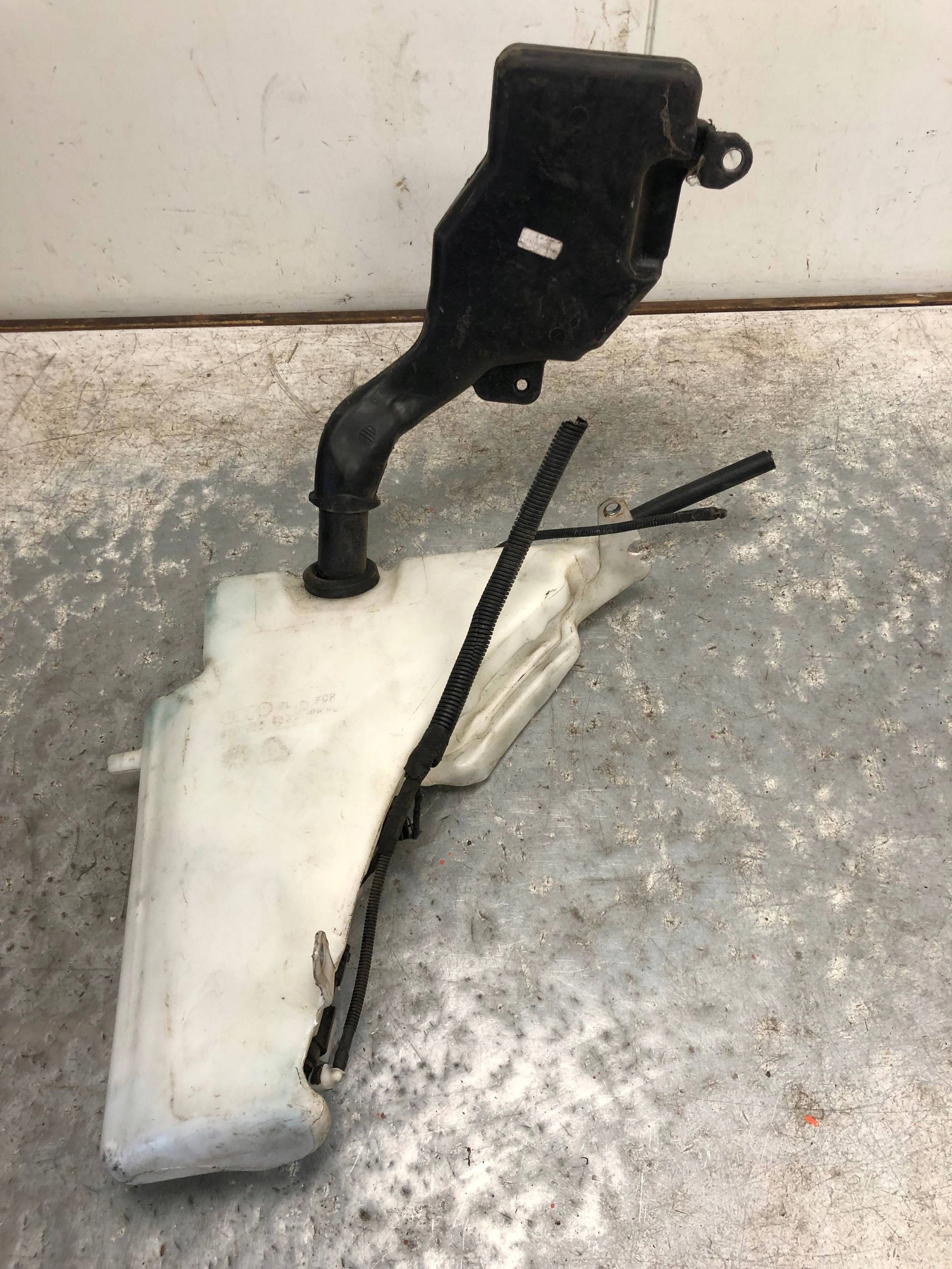 washer fluid tank AUDI A5 SPORTBACK 8T0955453C