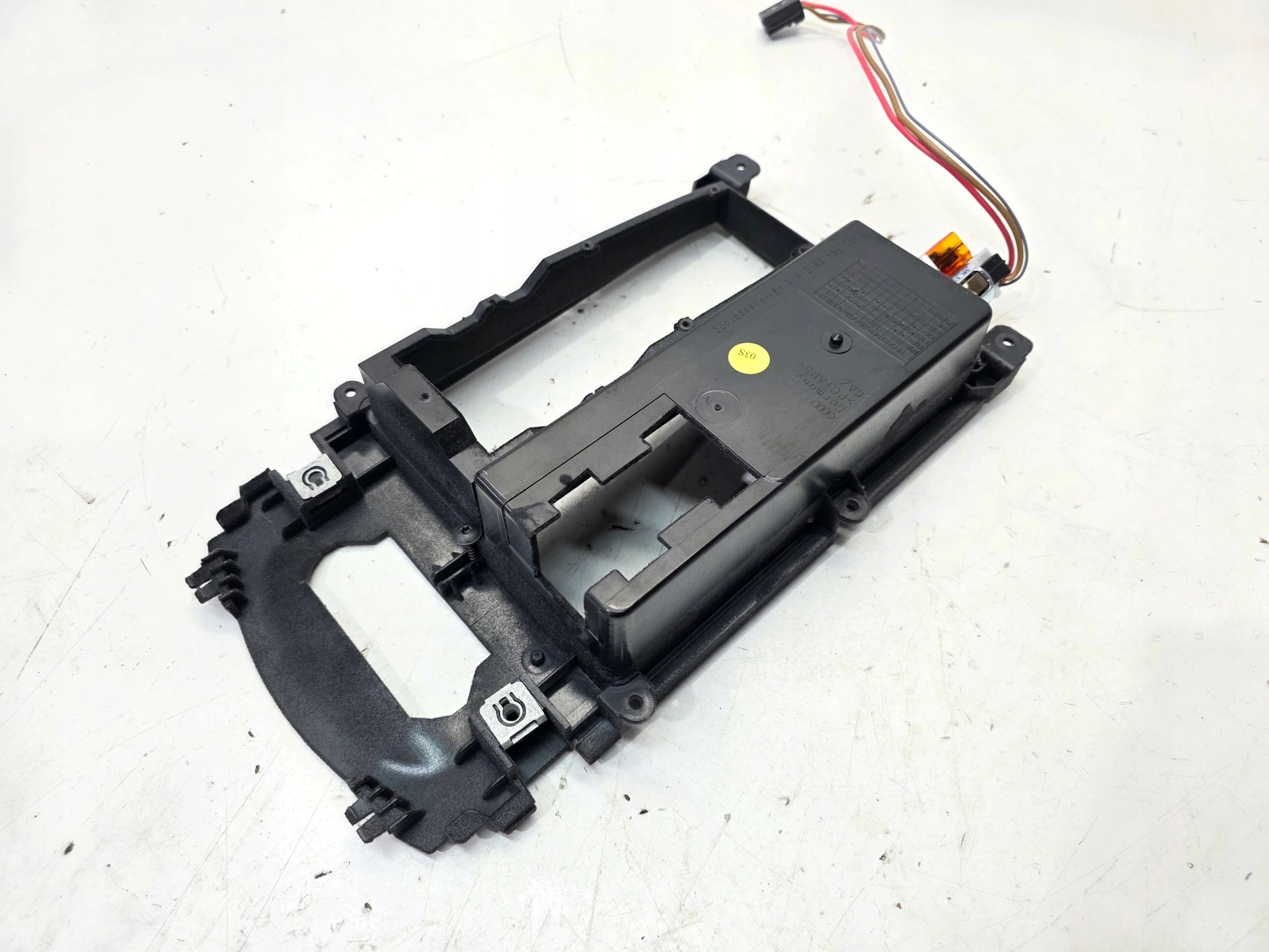 passenger compartment plato TUNELU below TELEFON AUDI A6 C7 A7 4G0864981E