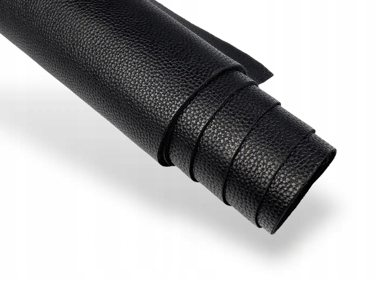 Přírodní hovězí kůže lícová černá tloušťka 1,5 mm 1m2