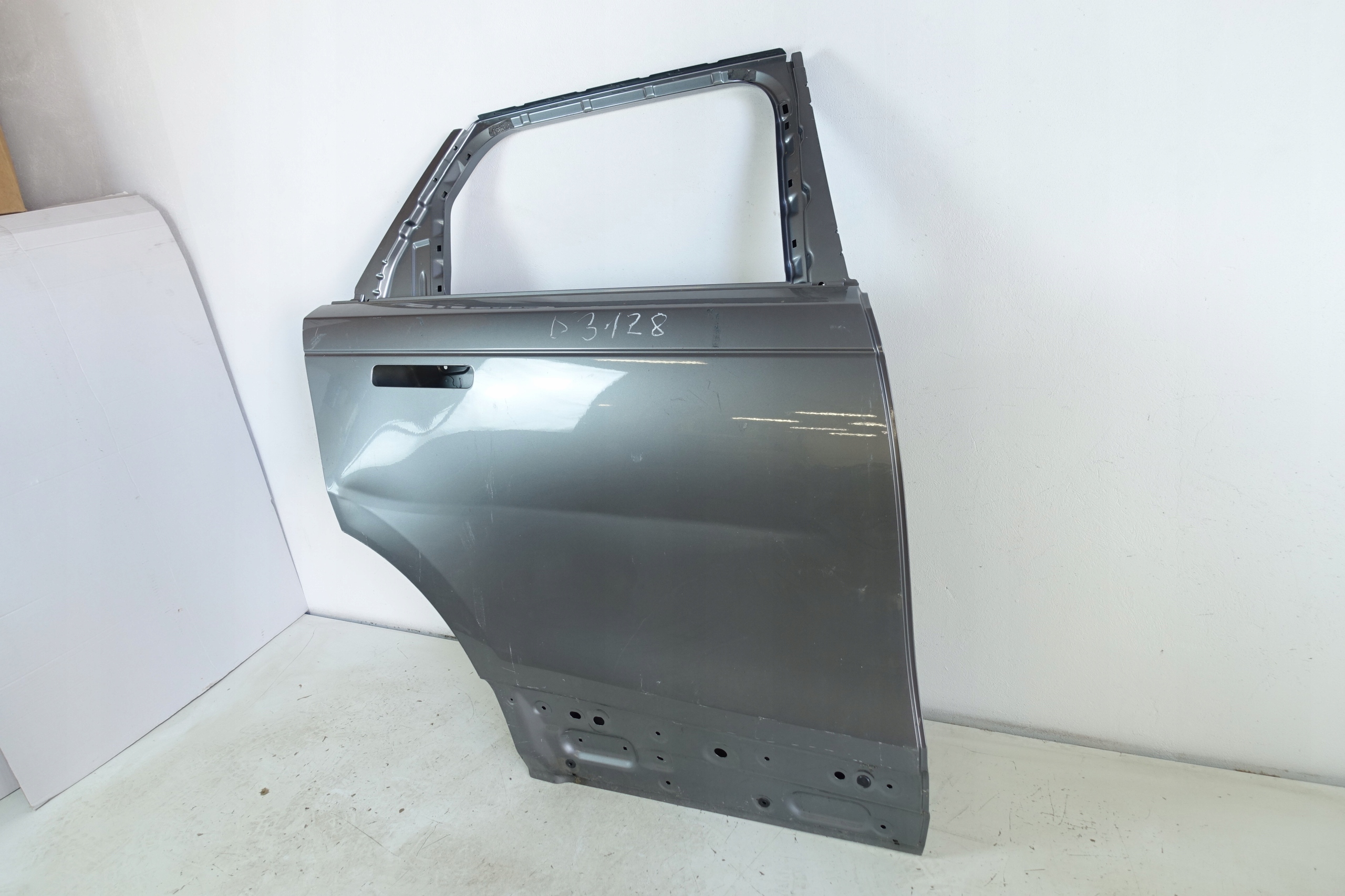 door right rear part rear. RANGE ROVER VELAR L560