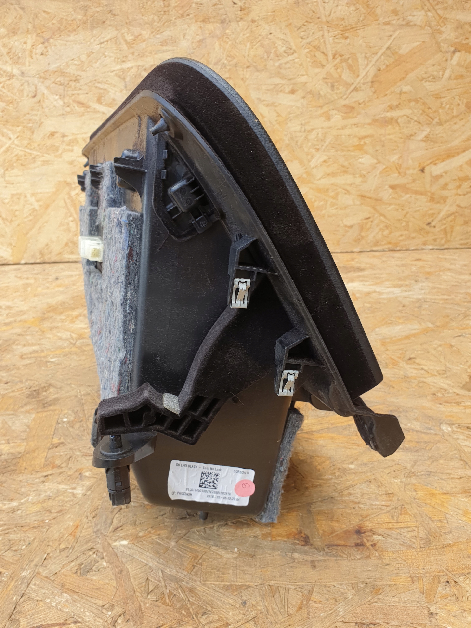 ALFA ROMEO GIULIA бардачок пассажира