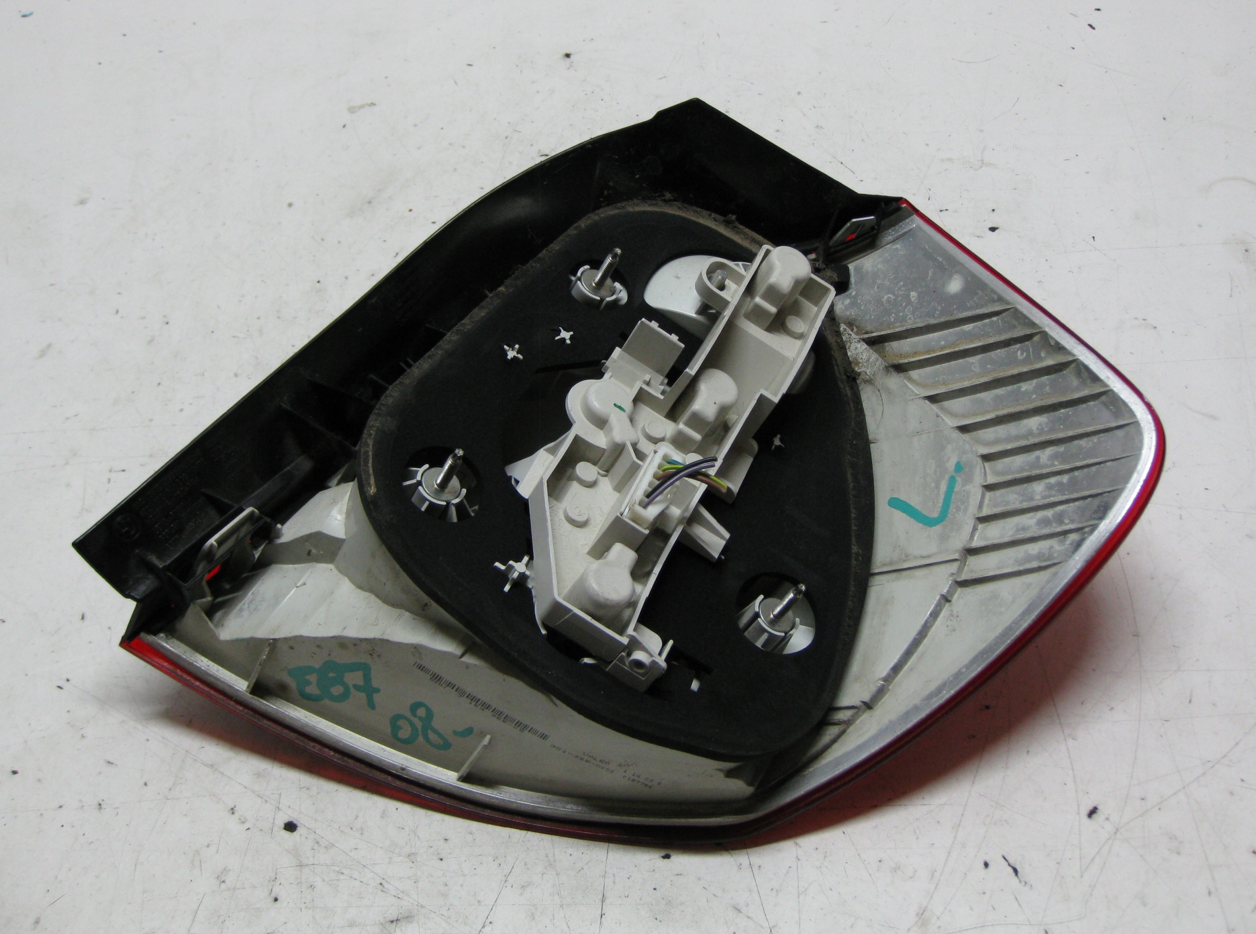 BMW E87 2.0 and 08R light left rear part 7164955 EU