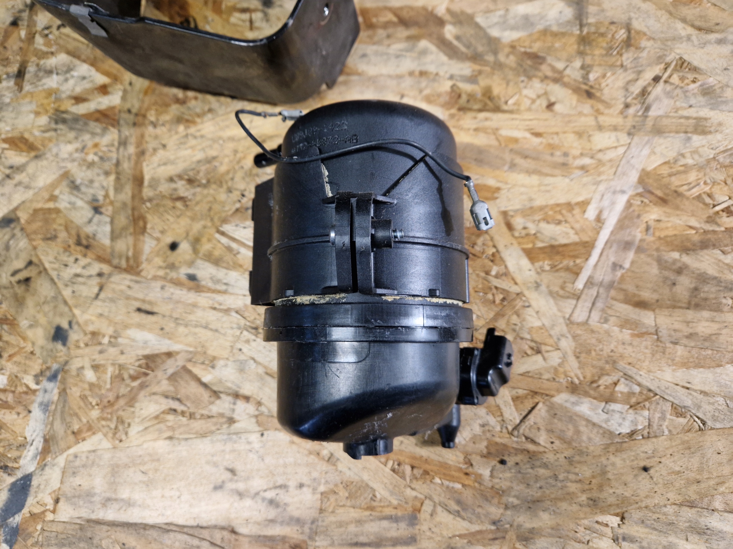 Gehäuse filter des Kraftstoffsbehälters LAND ROVER EVOQUE 2.0D HJ32-9B072-AB