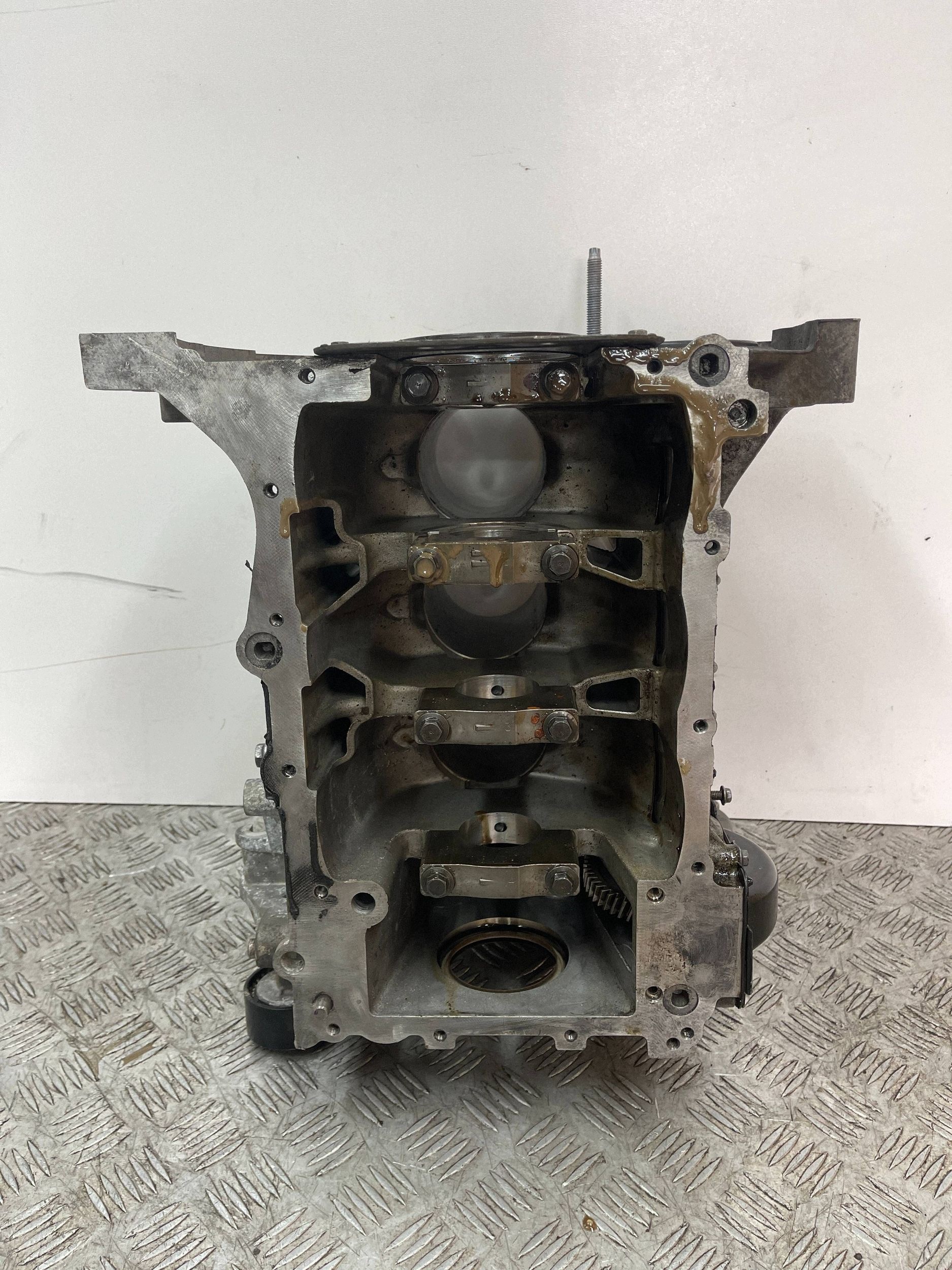 BLOK of the engine PEUGEOT CITROEN 1.2 PureTech HM01