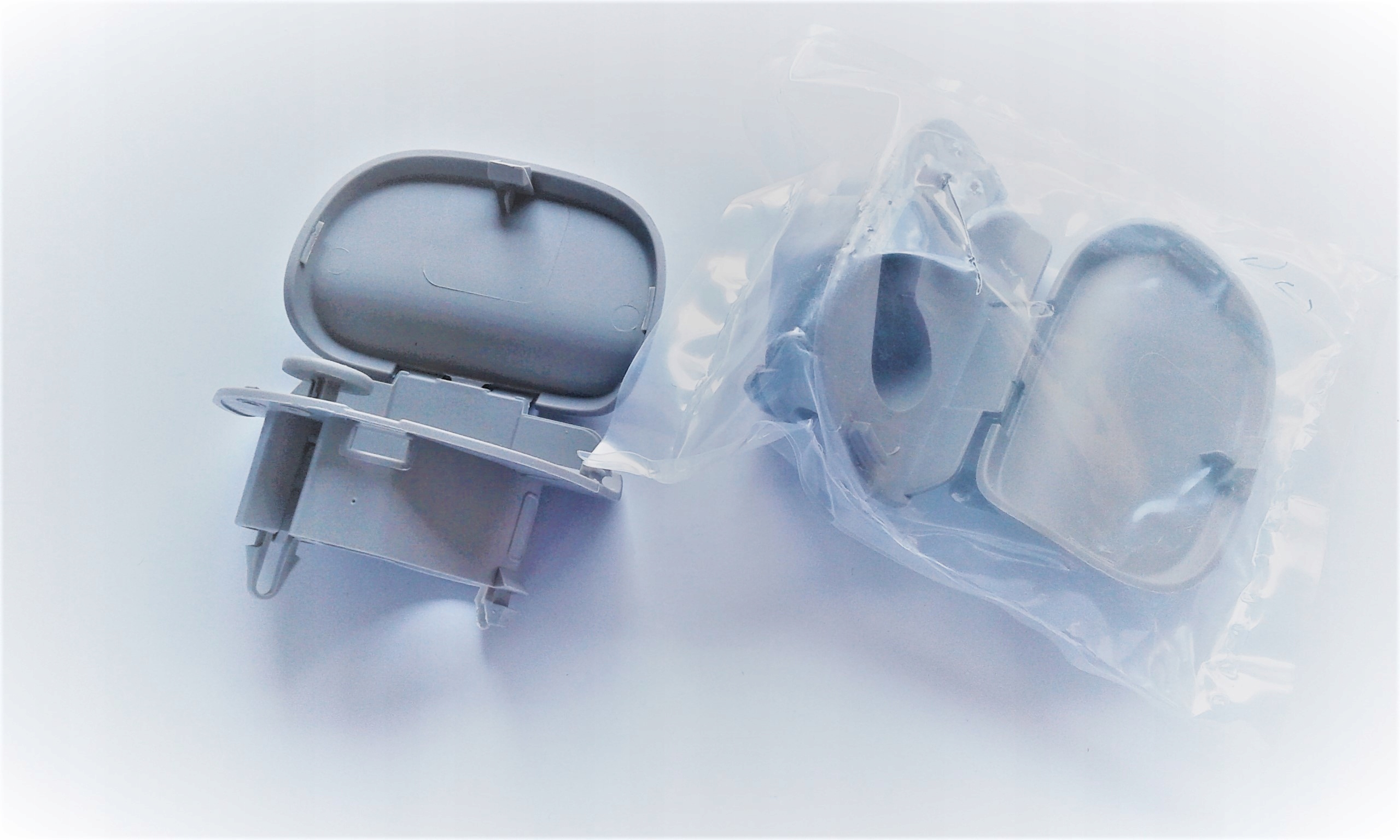 NOWA ZAŚLEPKA PLASTIK PODSUFITKI TRAFIC III VIVARO TALENTO