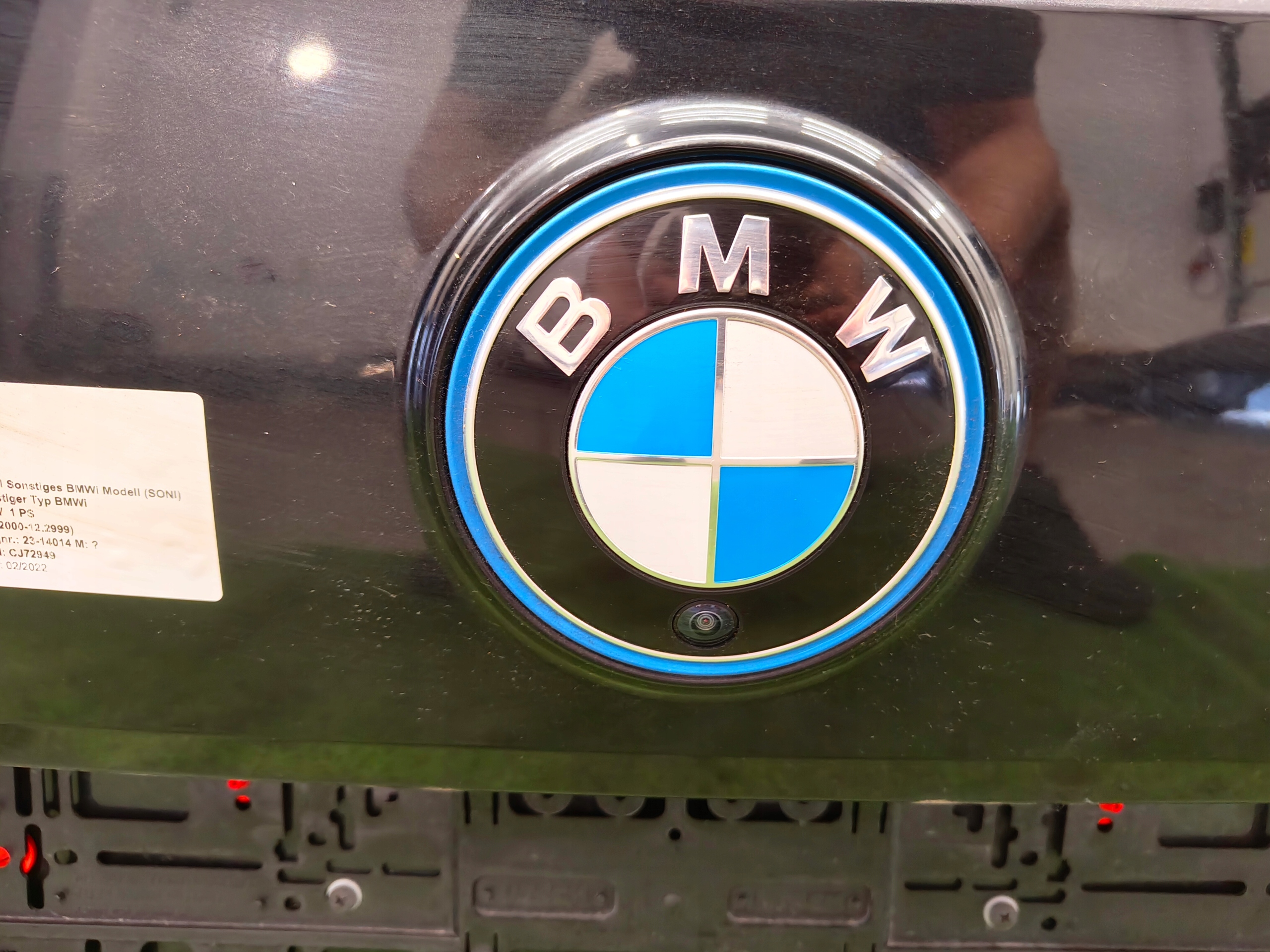 BMW iX i20 trunk door boot lights EU colour 475 BLACKSAPPHIRE
