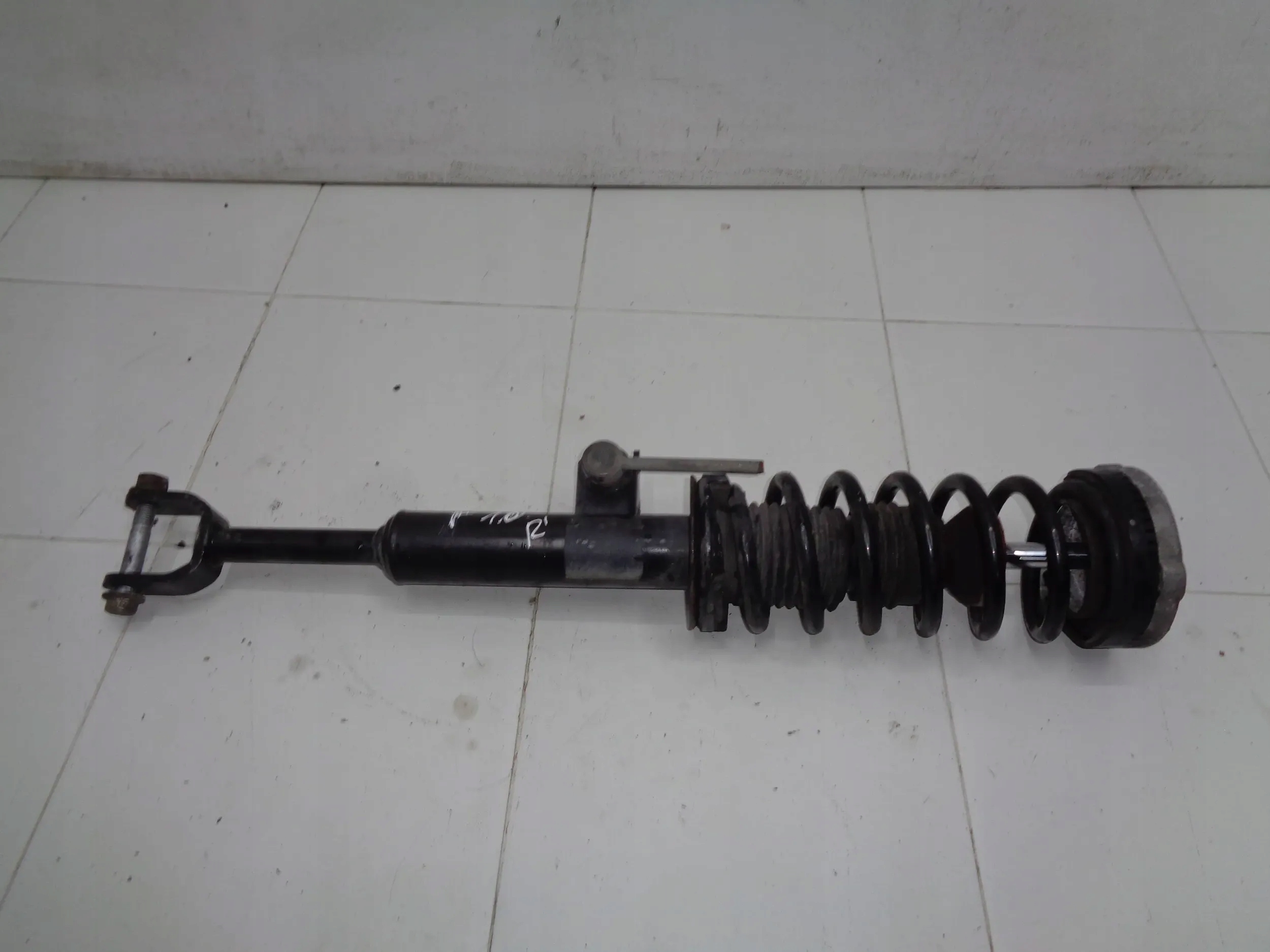 BMW 5 F10 shock absorber McPherson right front 3,0D 10R