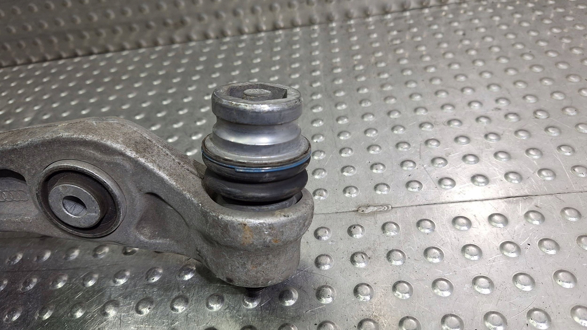 arm right front 8K0407156B AUDI A4 B8 A5 8T A7 A6 C7 Q5 8R