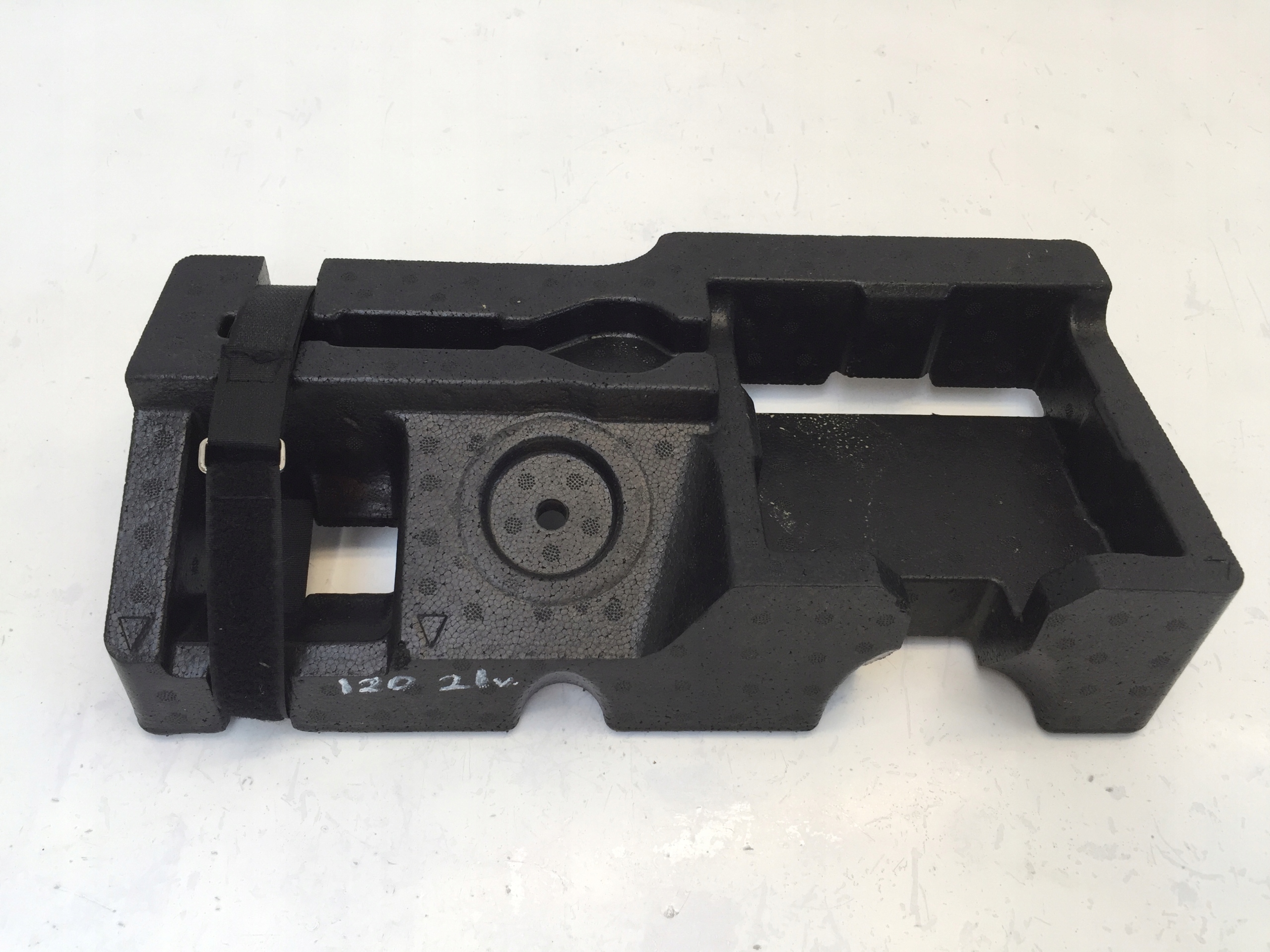 09149-Q0700 - HYUNDAI i20 III 2021 STRYROPIAN задний багажник