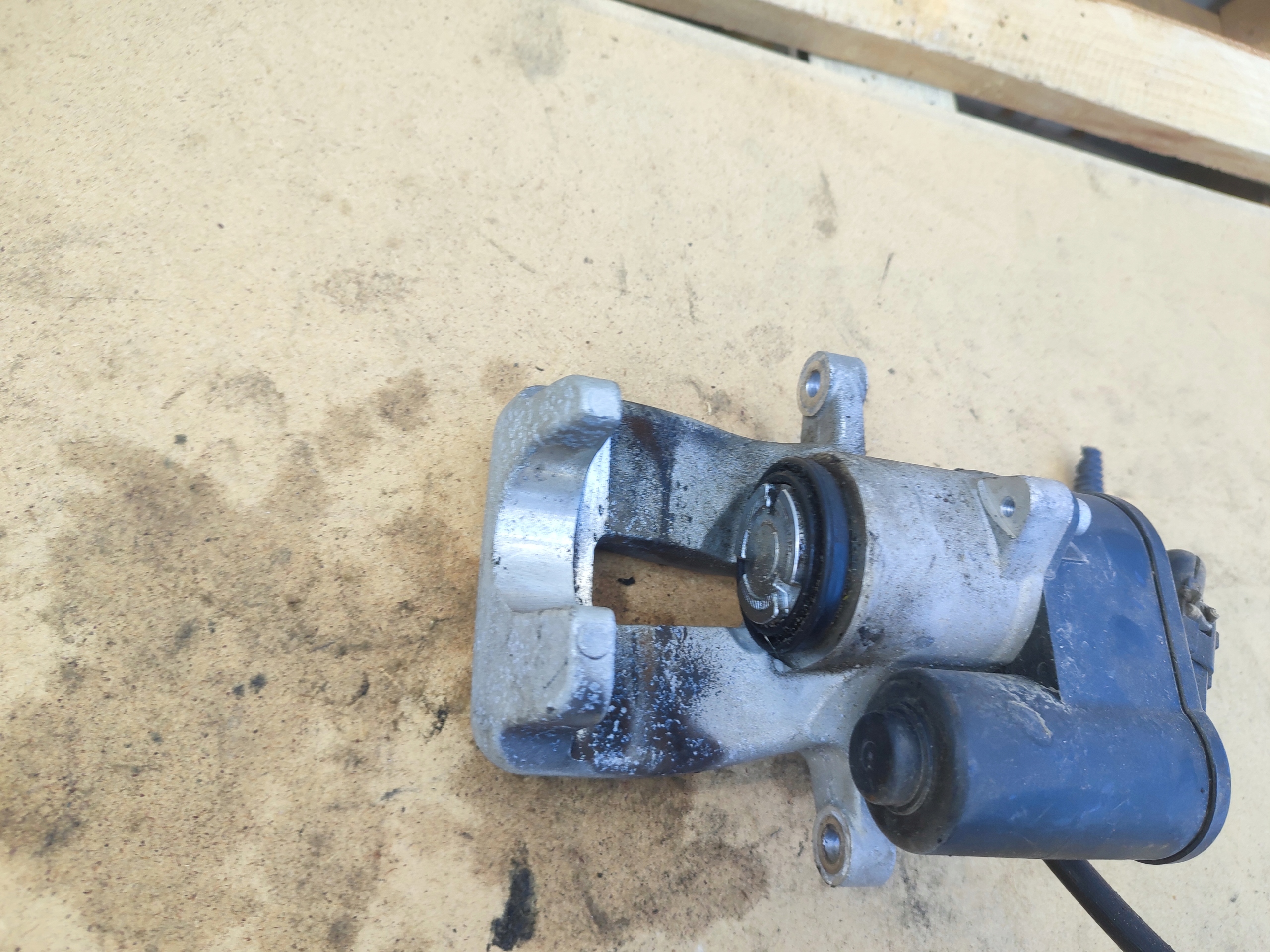 caliper brake right rear part rear electrical Volkswagen Passat CC
