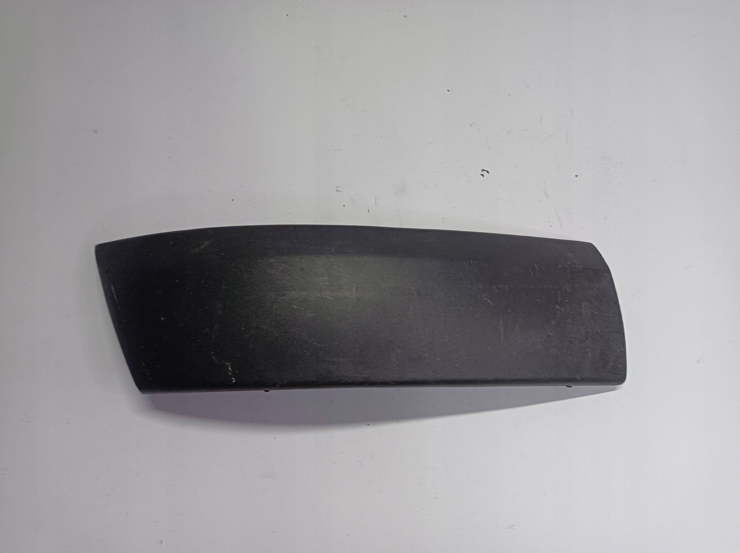 lišta nárazníku předního Renault Clio III 8200074467