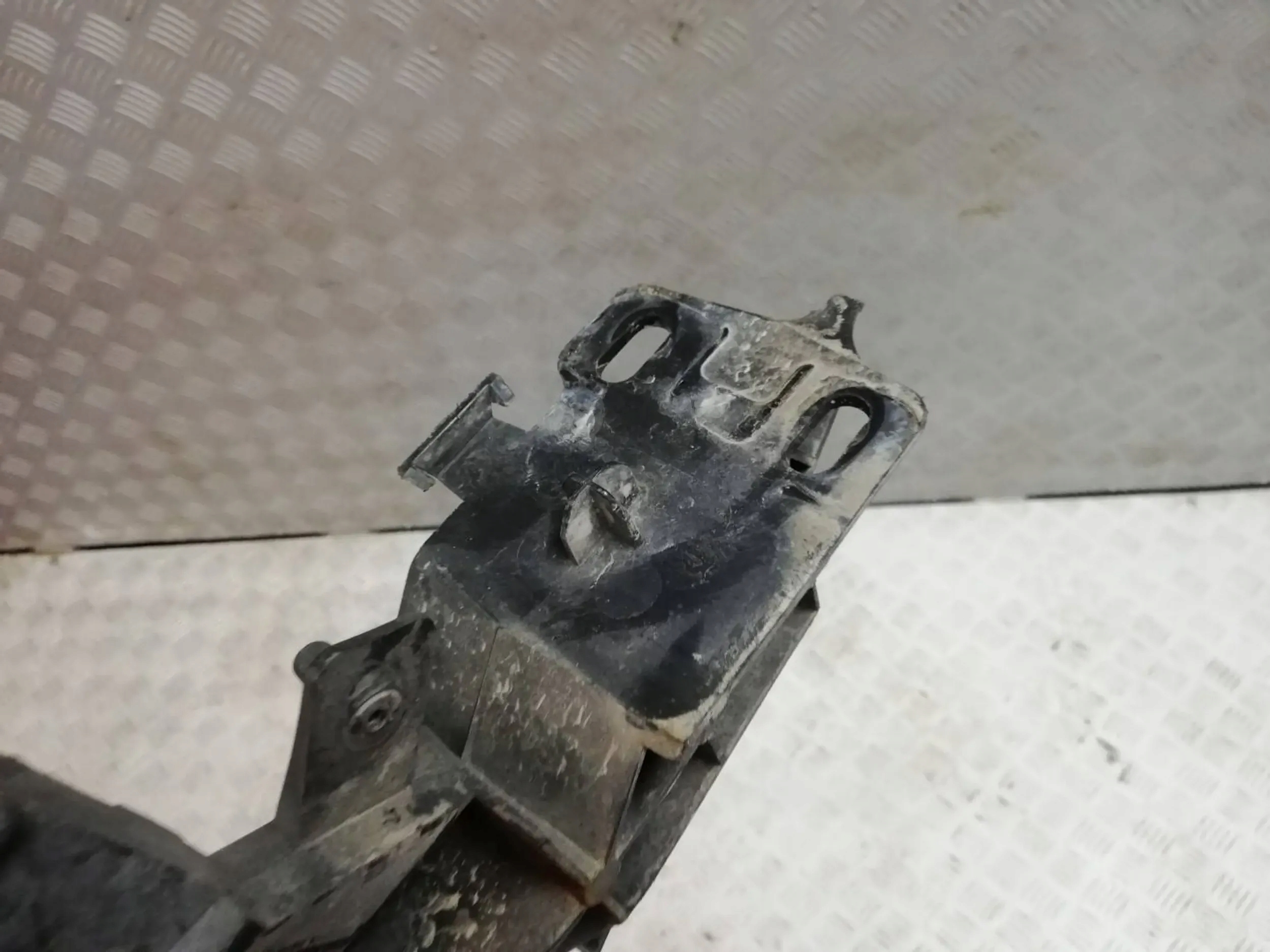 MM OSŁONA PŁYTA POD ZDERZAK C3 II DS3 9683447280 Typ samochodu Samochody osobowe