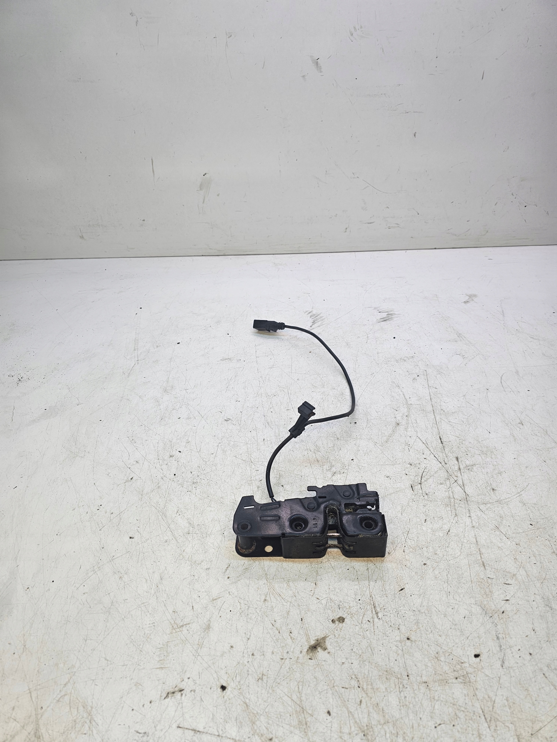 bonnet latch lock RYGIEL AUDI A4 B8 A5 Q5 8K0823509D