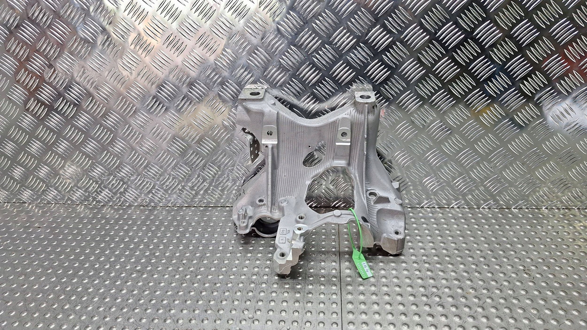 console engine mount right front 8B3399296 AUDI A5 B10 A6 C9 QUATTRO