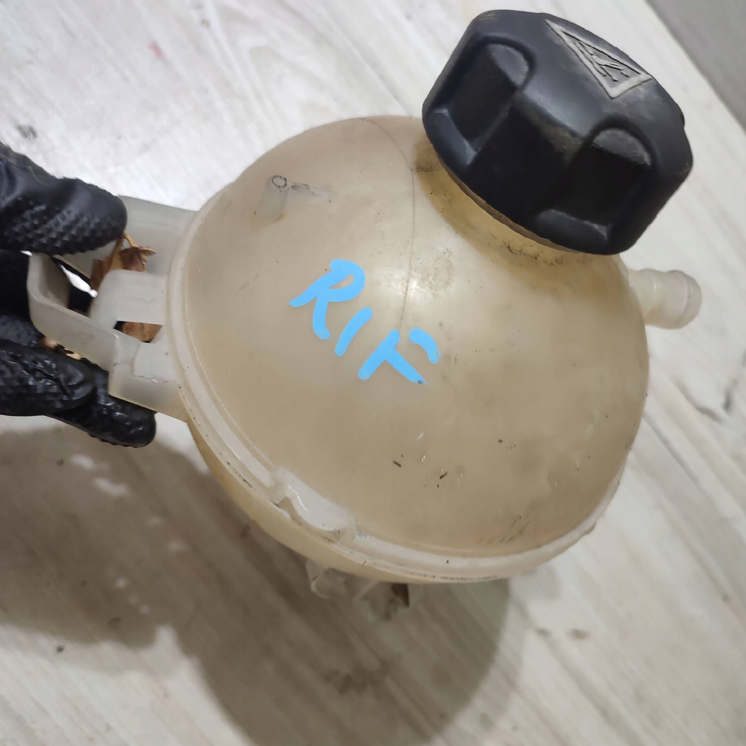 Réservoir eau Peugeot Rifter 9678125880