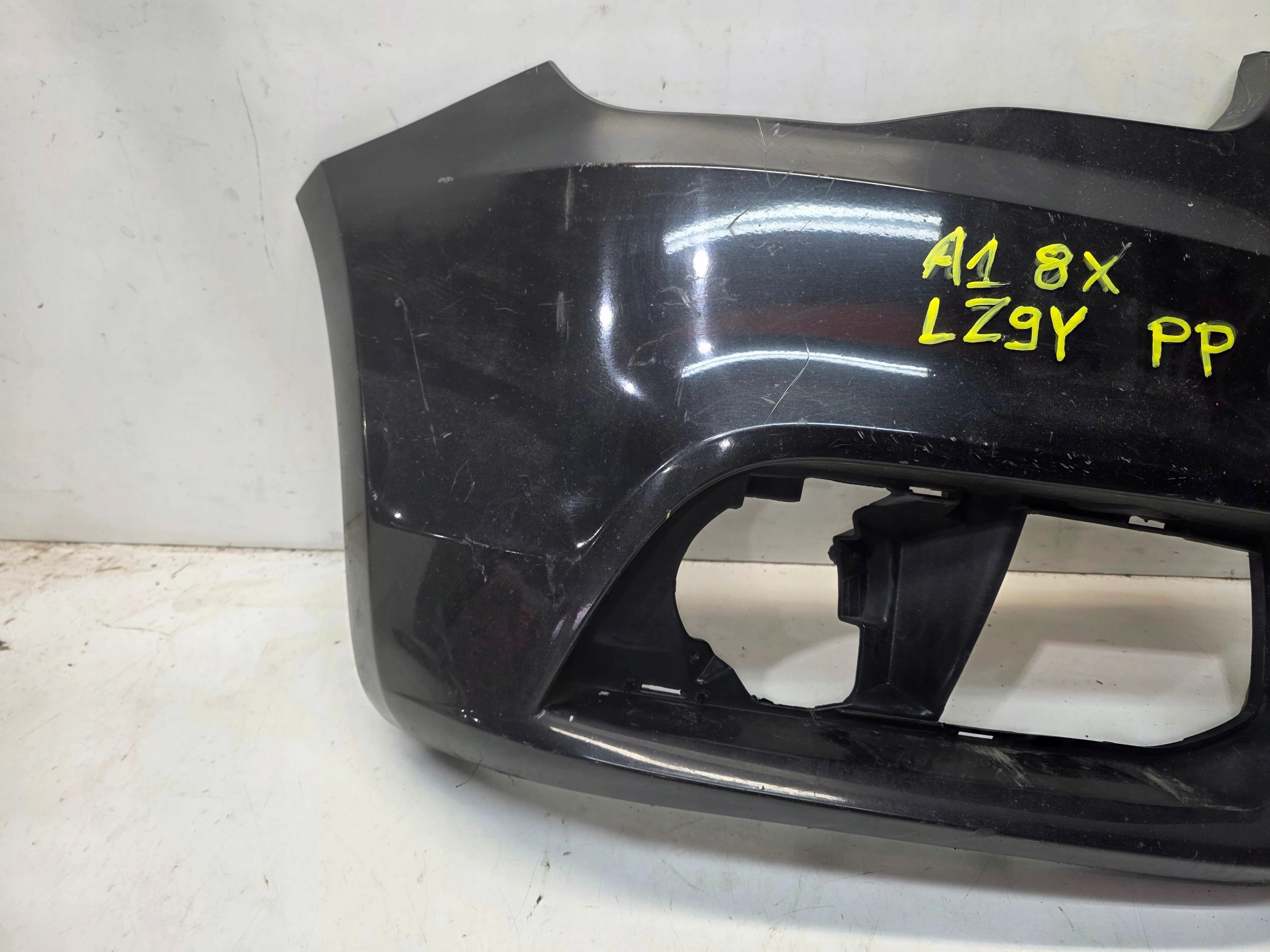 bumper corner right front AUDI A1 8X before LIFT original
