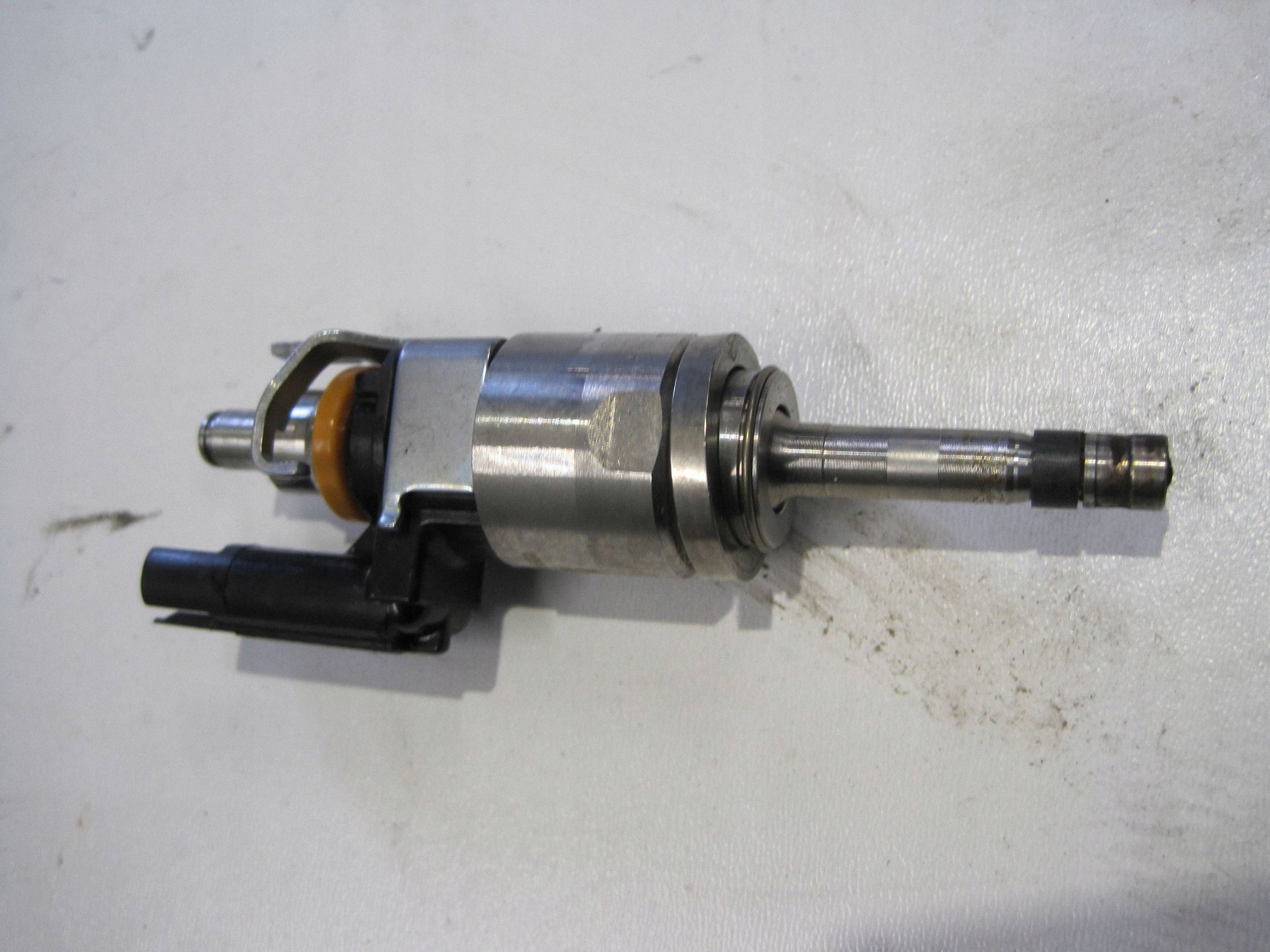 injector VOLVO V60 32140073