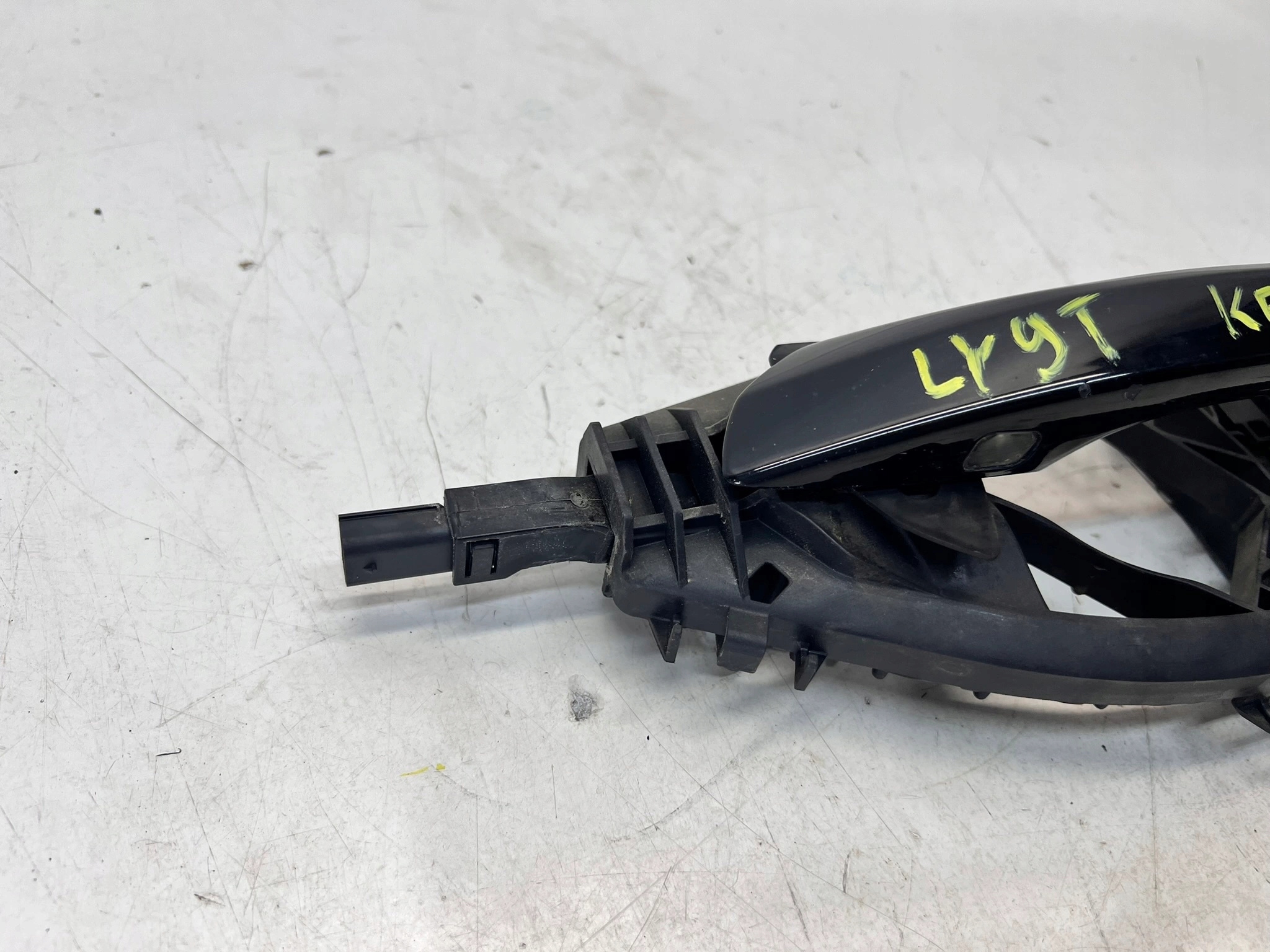 handle exterior door left KEYLESS AUDI A6 C8 4N0837811B LY9T