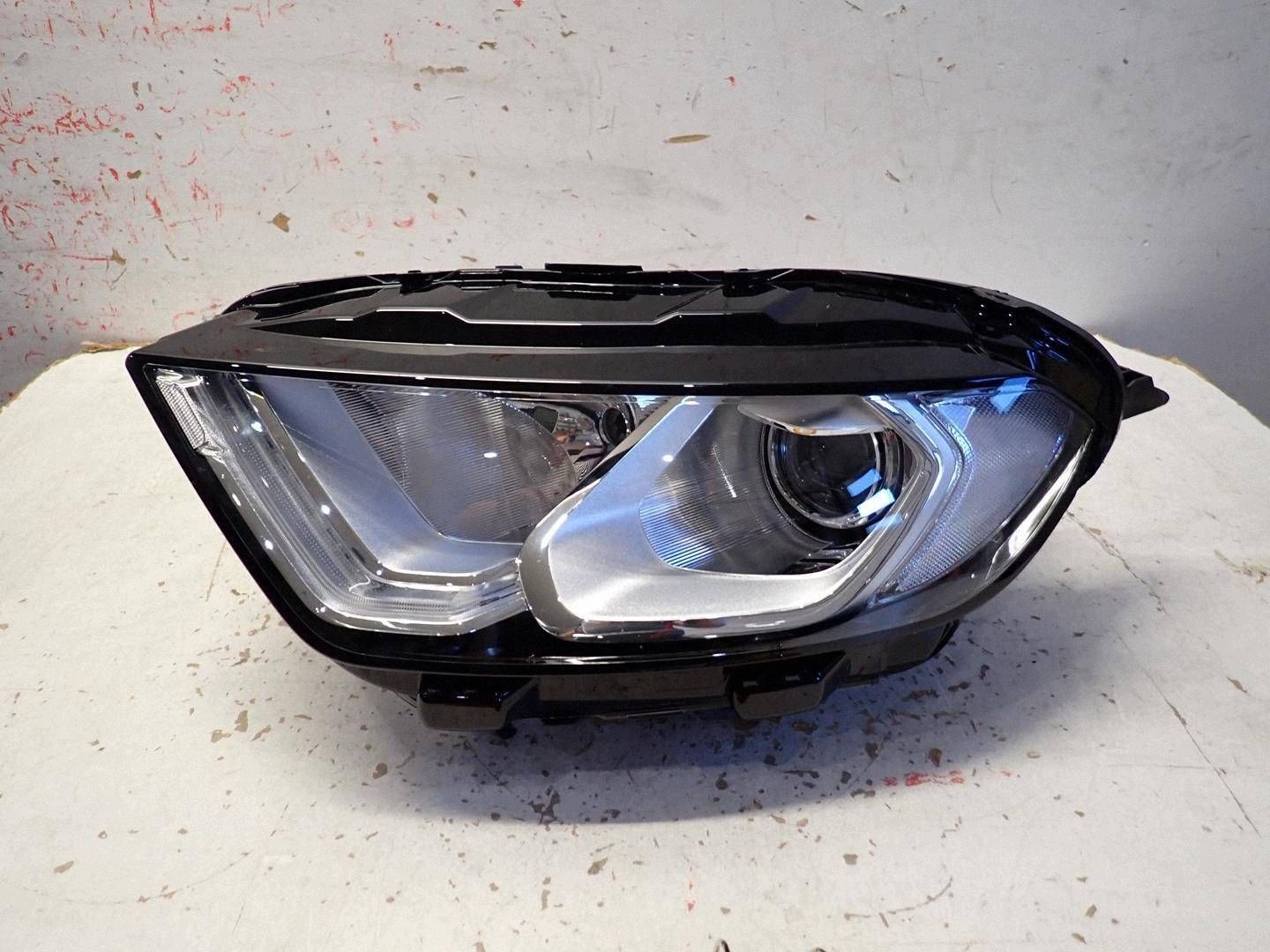 light front front left FORD ECOSPORT LIFT 2017