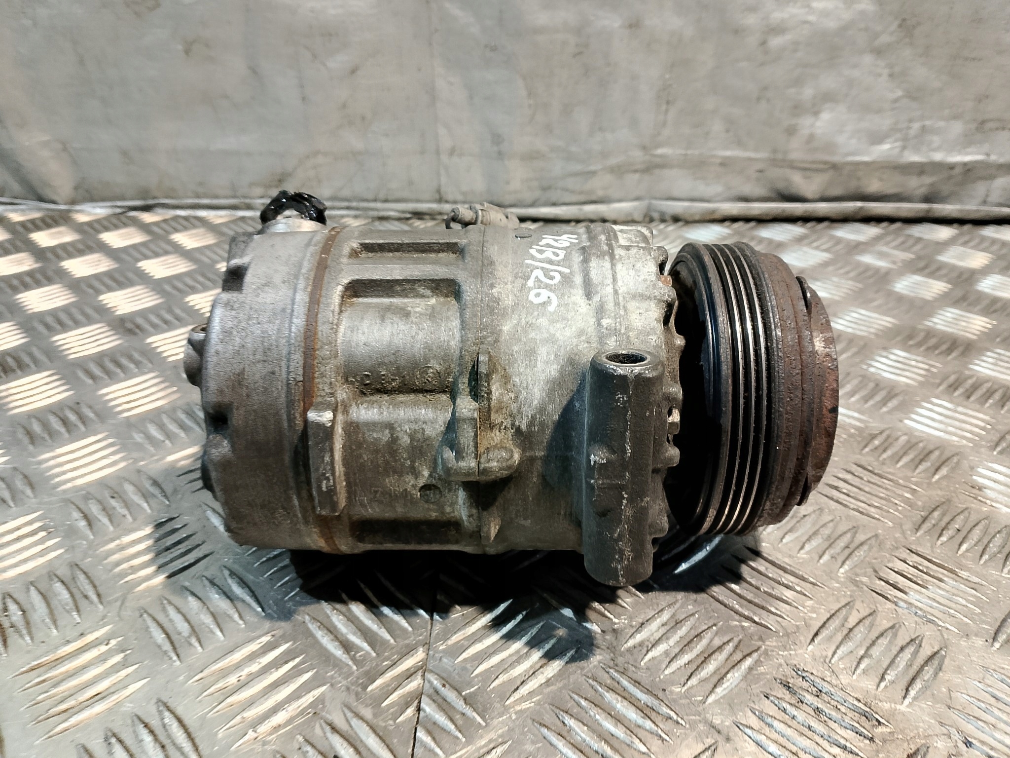 compressor compressor; of the air conditioning BMW E60 3.0 D DENSO GE447260-3211