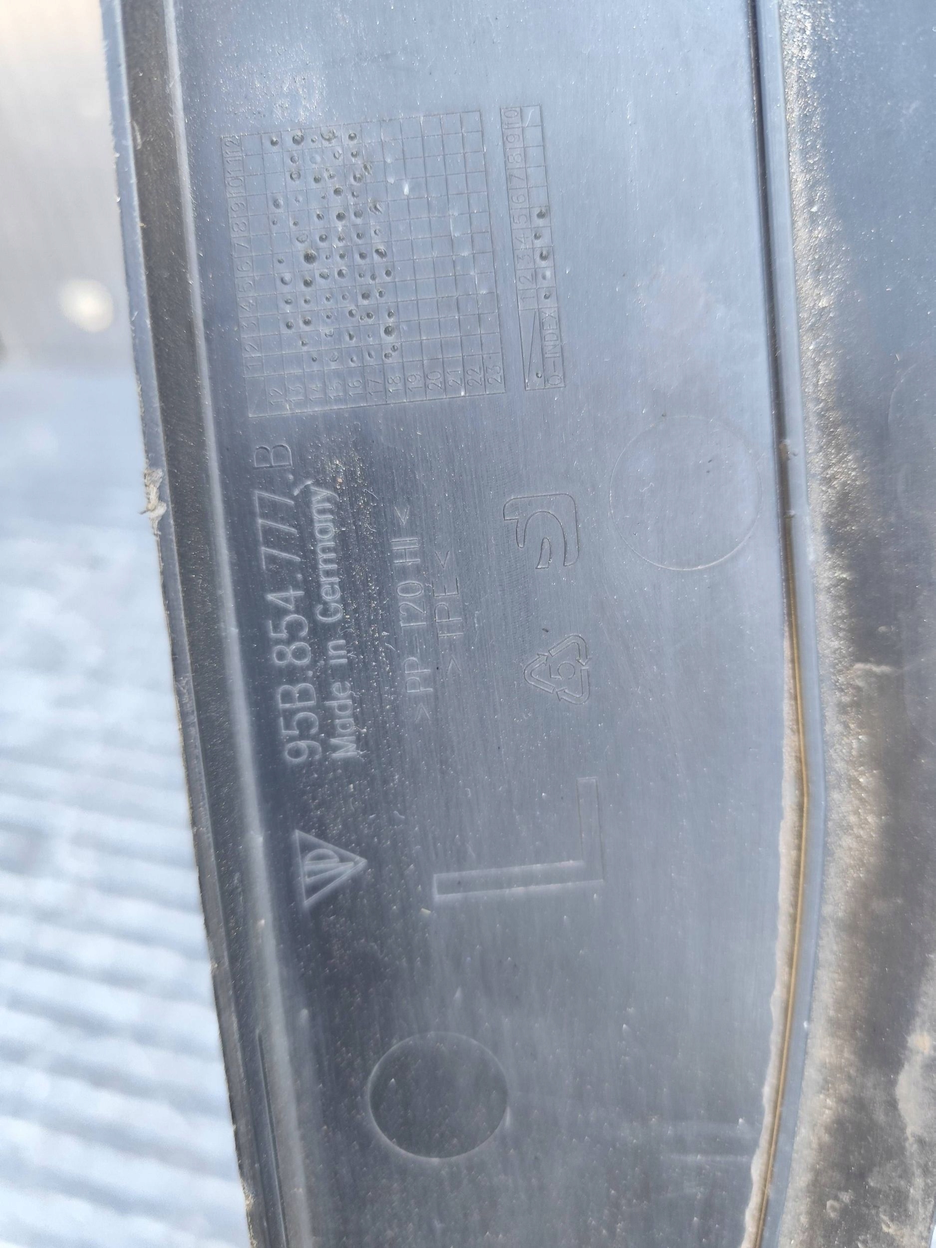 PORSCHE MACAN 95B LIFT Insonorisation Aile Gauche 95B854777B