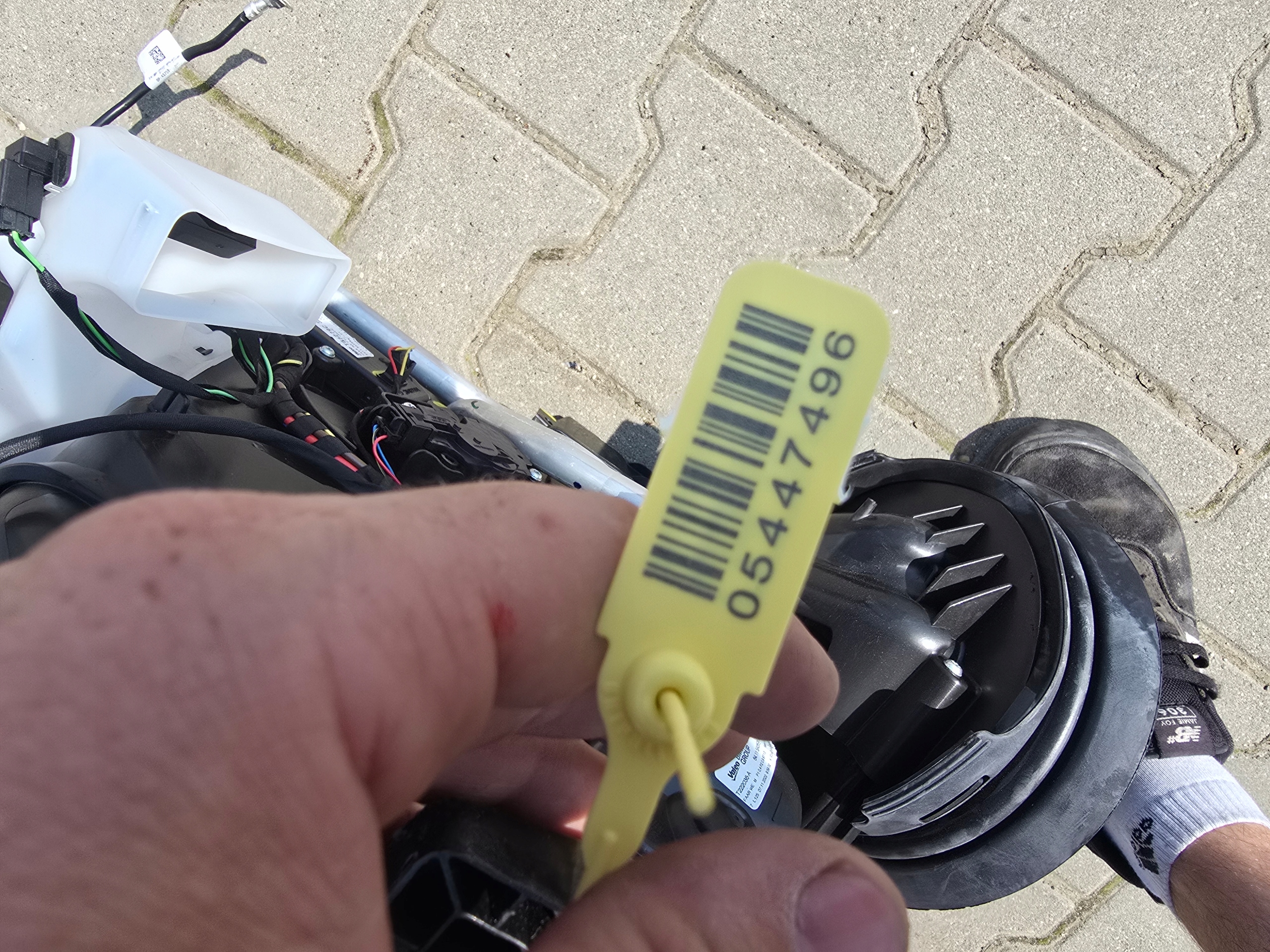 радиатор отопителя BMW 2 U06 X1 U11 MINI U25 9890103