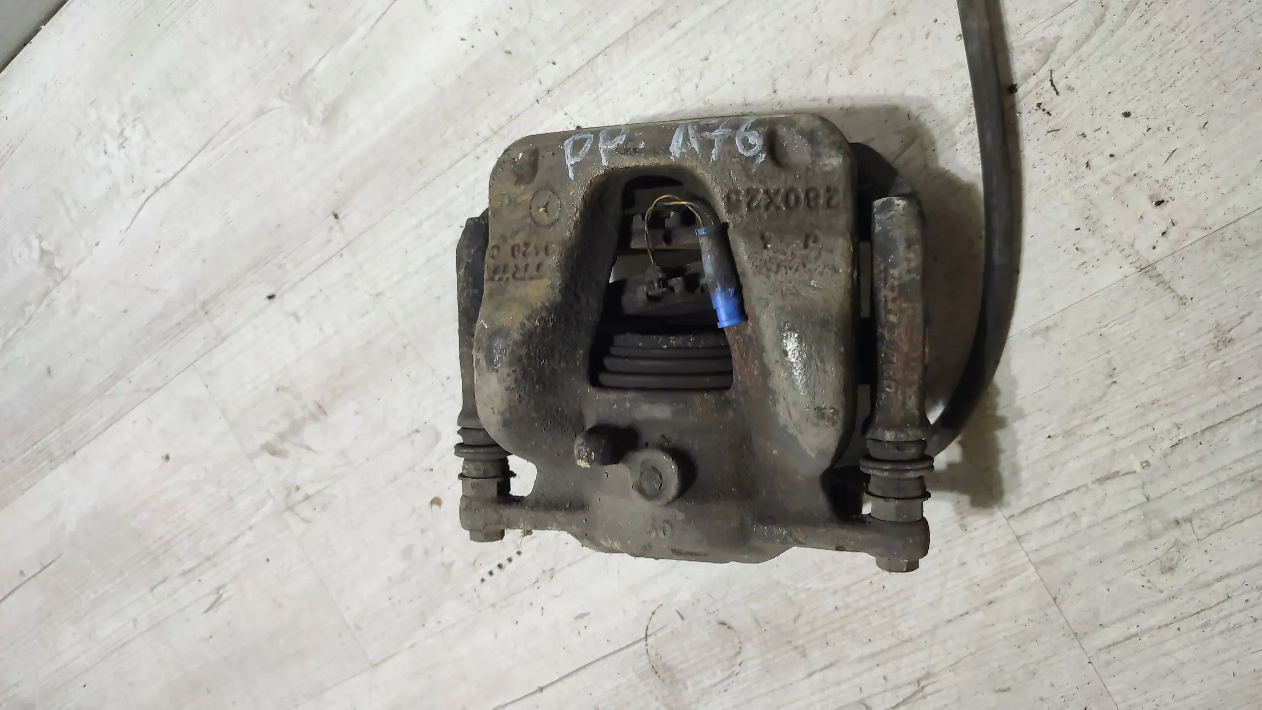 Mercedes-Benz A-classa W176 17r. 1.5cdi front side right caliper