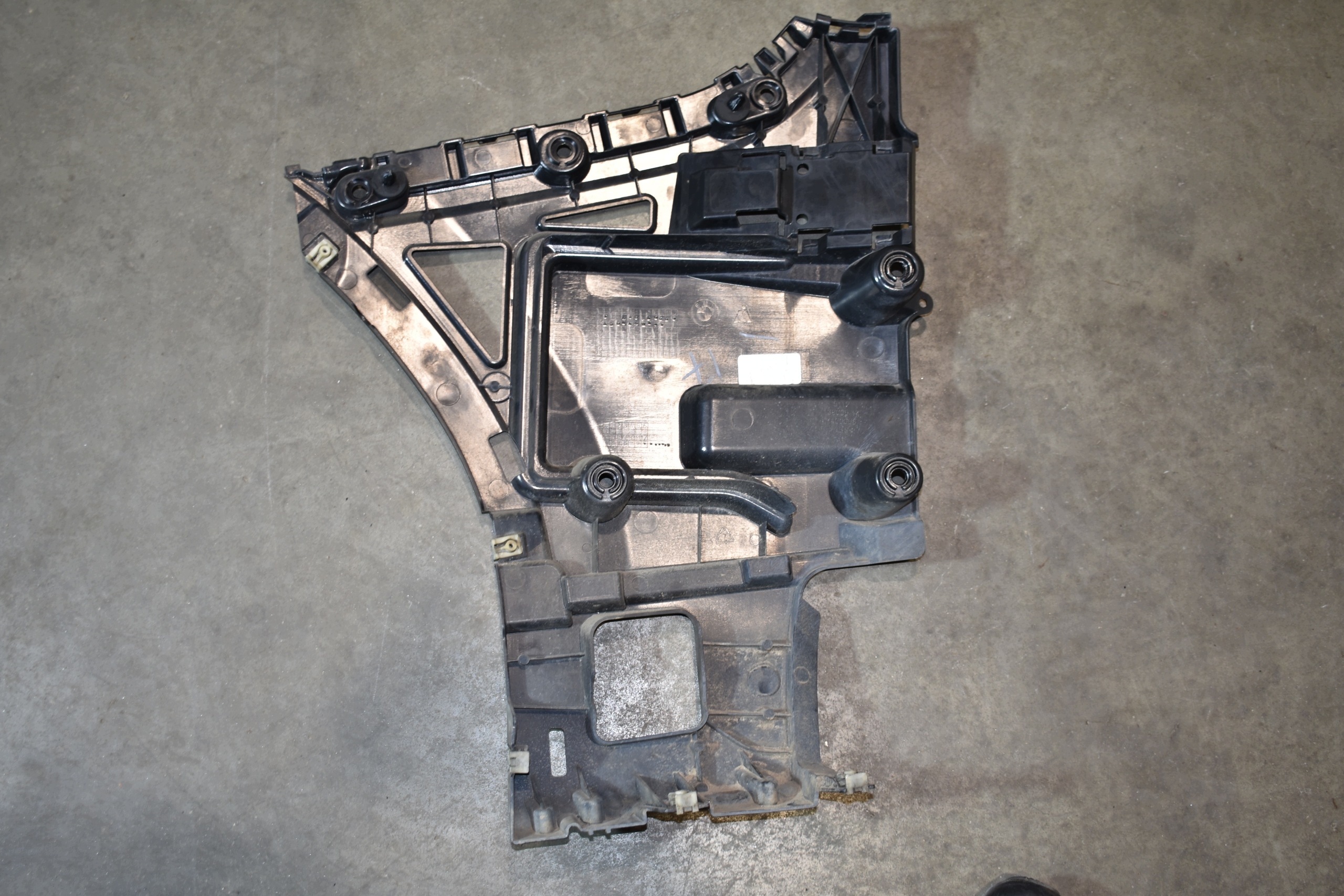 perfect condition bumper bracket rear part rear right BMW X3 G01 1