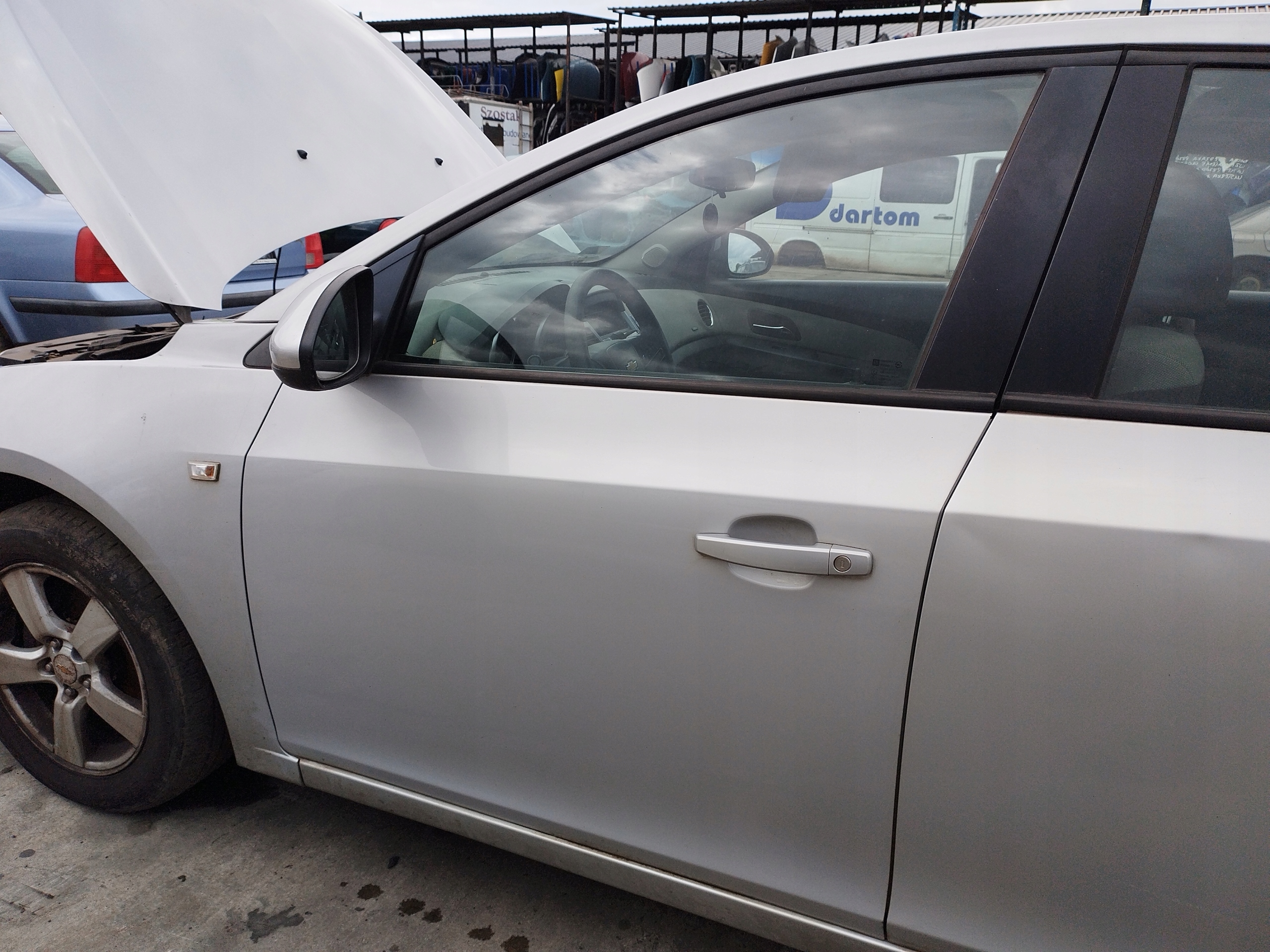 Chevrolet Cruze door left front front GCY