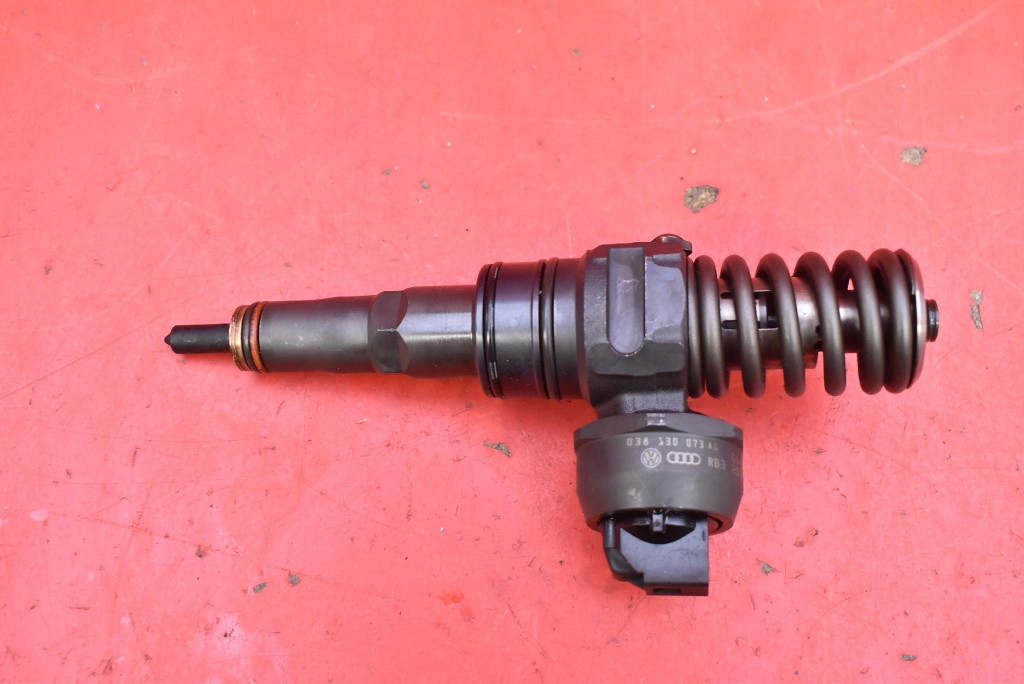 Einspritzdüse Einspritzdüse 038130073AG 0414720215 VW GOLF 5 V PLUS 1.9 TDI 105 KM
