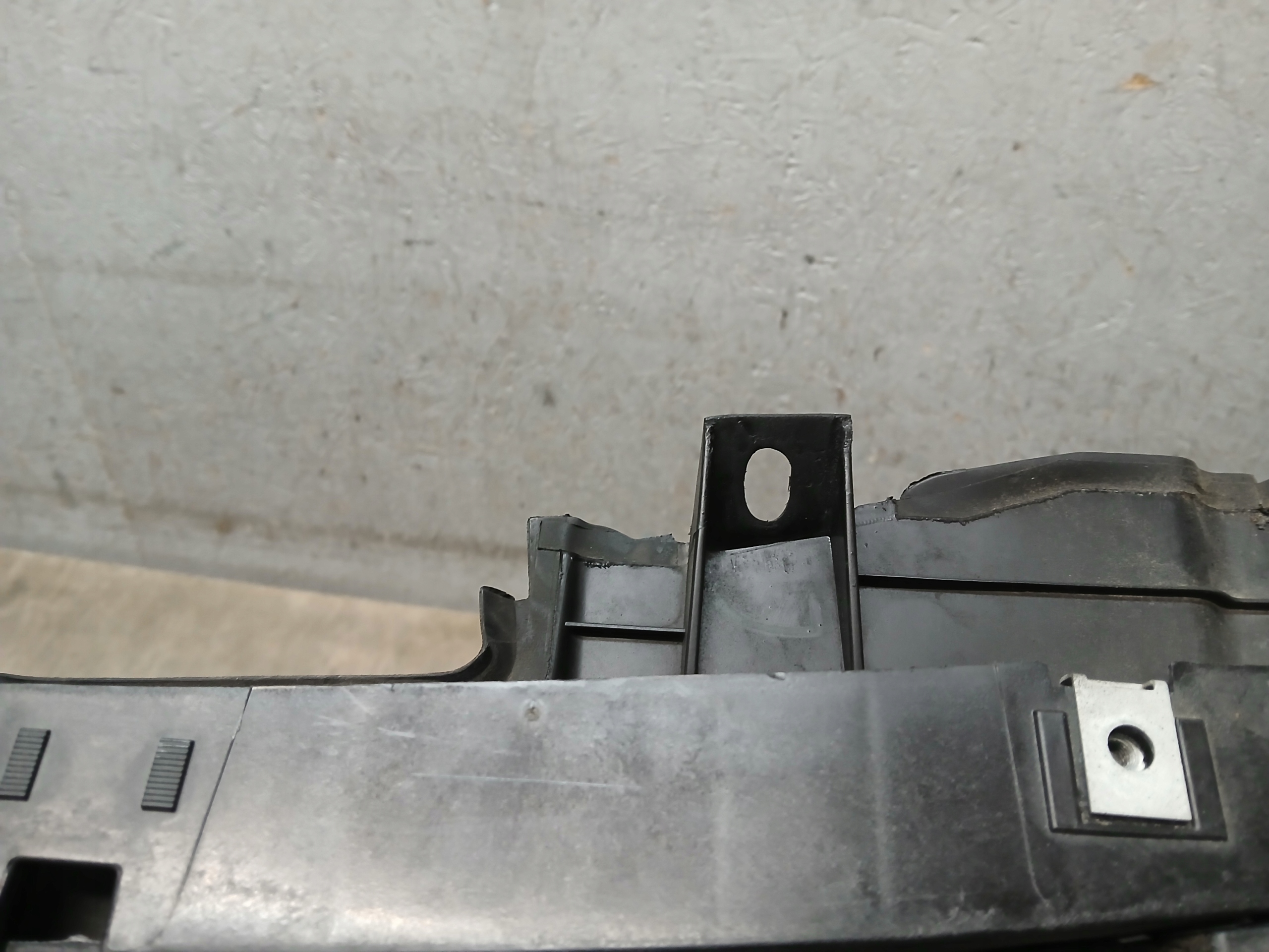 support panel for radiators BMW II 2 F45 F46 51747338207