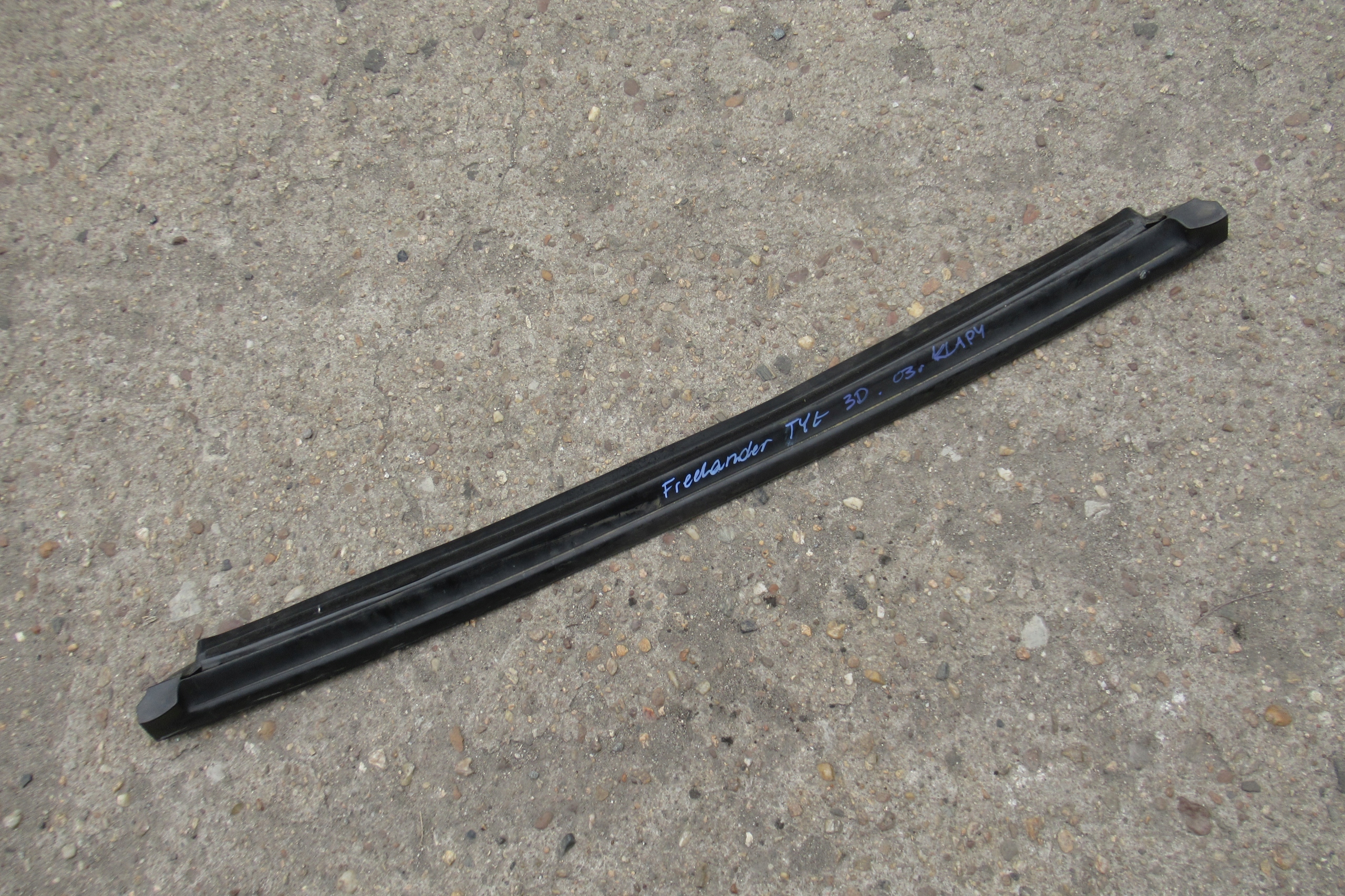 FREELANDER 02R moulding dust windows bonnet rear part