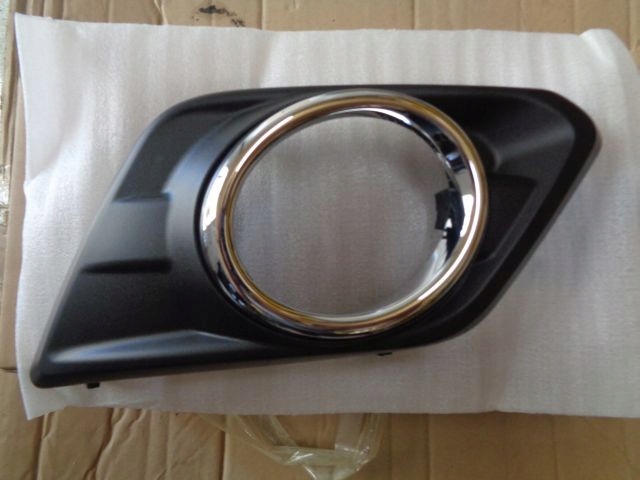 99999990000 - Nissan X-TRAIL T32 галогенная рамка правая новая оригинальная