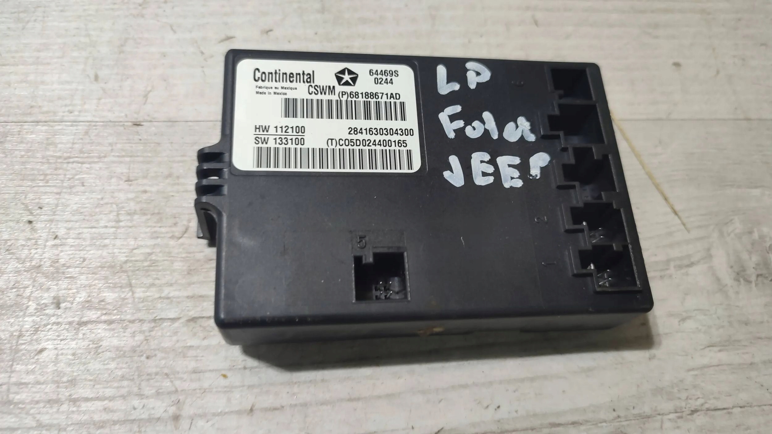 Jeep Cherokee 2015 front left computer module control unit