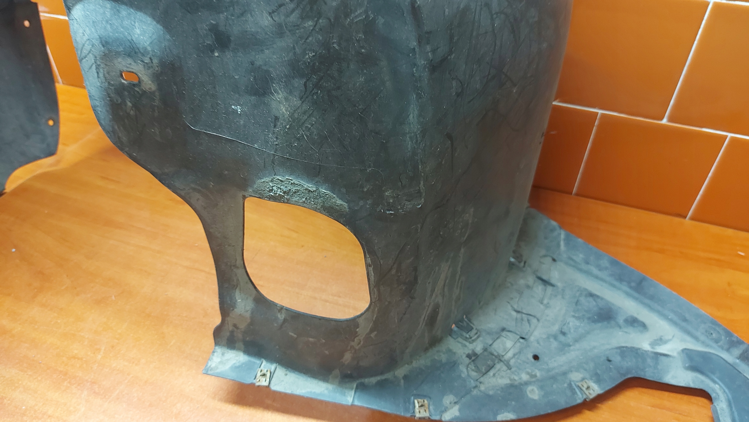 mudguard left left front front SKODA OCTAVIA III
