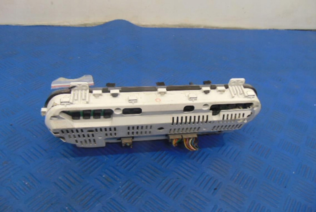 kia CARNIVAL II спидометр