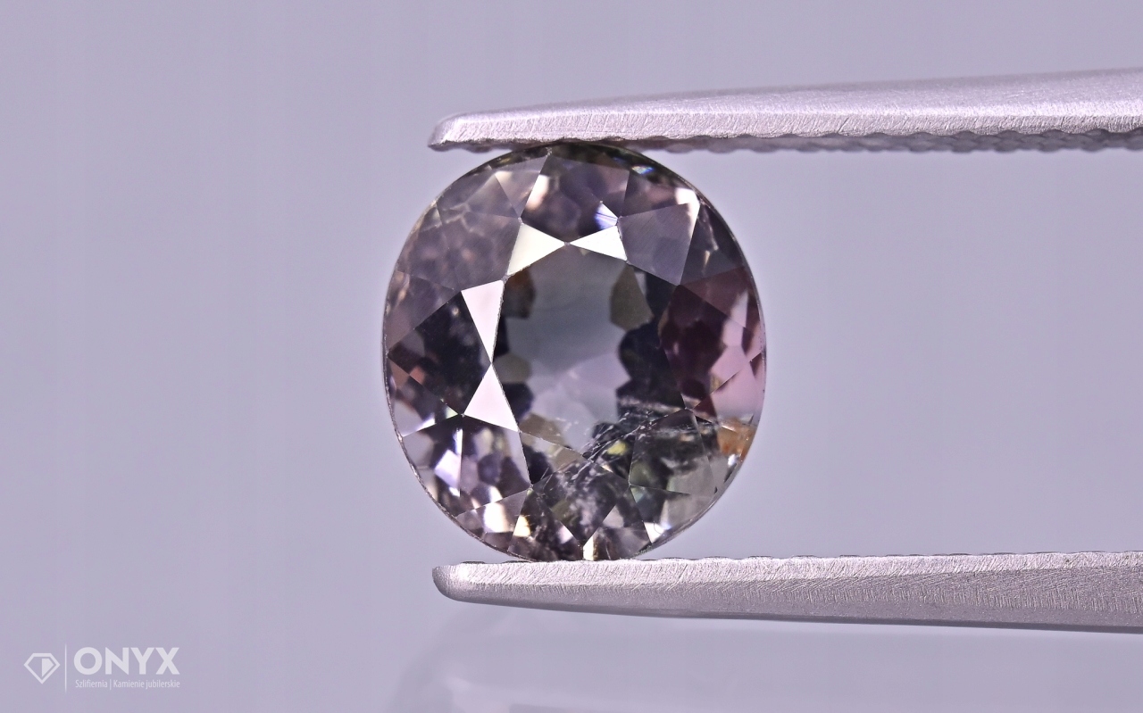 Turmalín fazetovaný ovál 8,5x7,5 mm