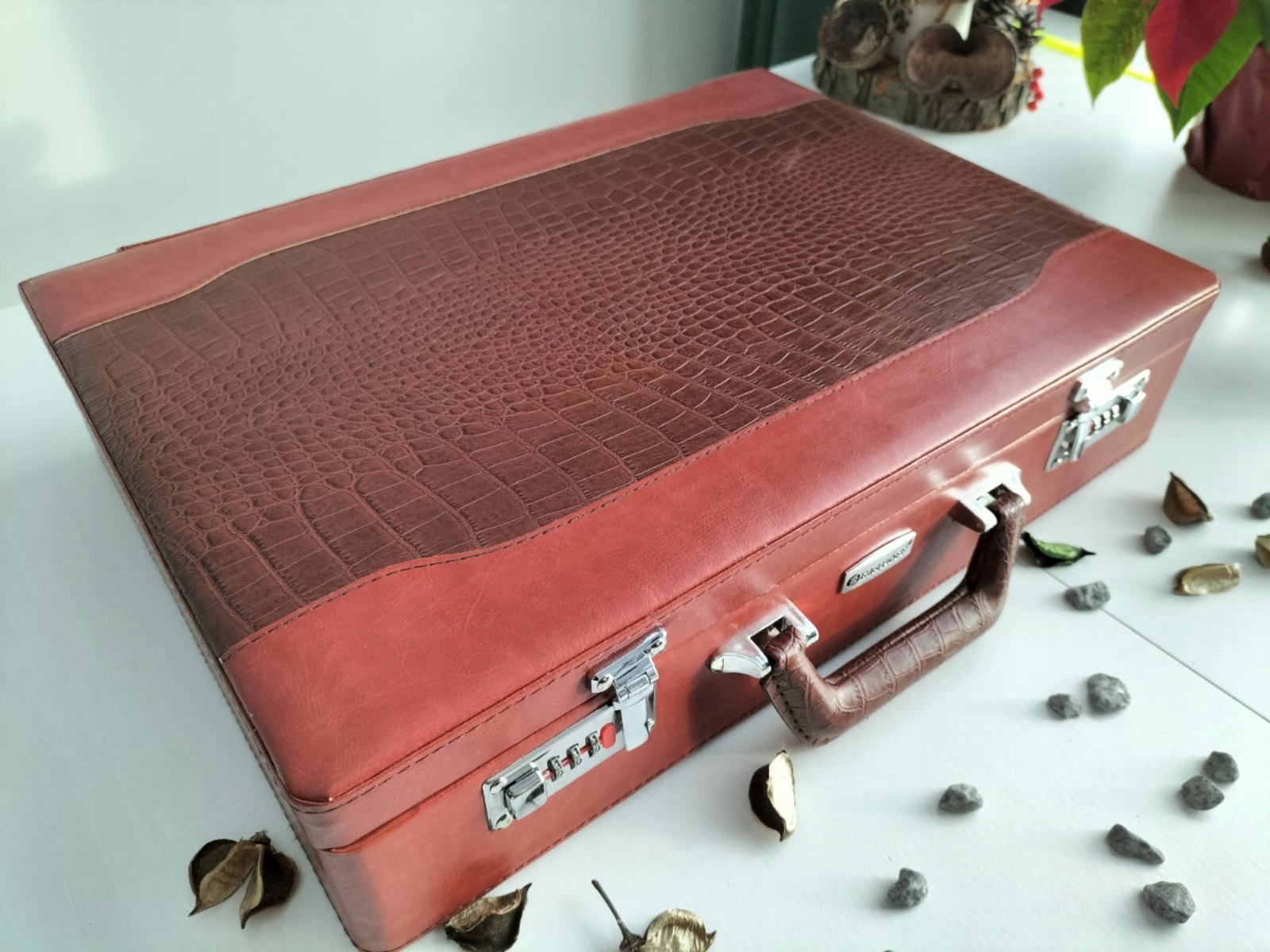 ZESTAW SZTUĆCÓW NA 12 OSÓB SZTUĆCE POŁYSK KOMPLET WALIZKA 72 EL Wykończenie połysk