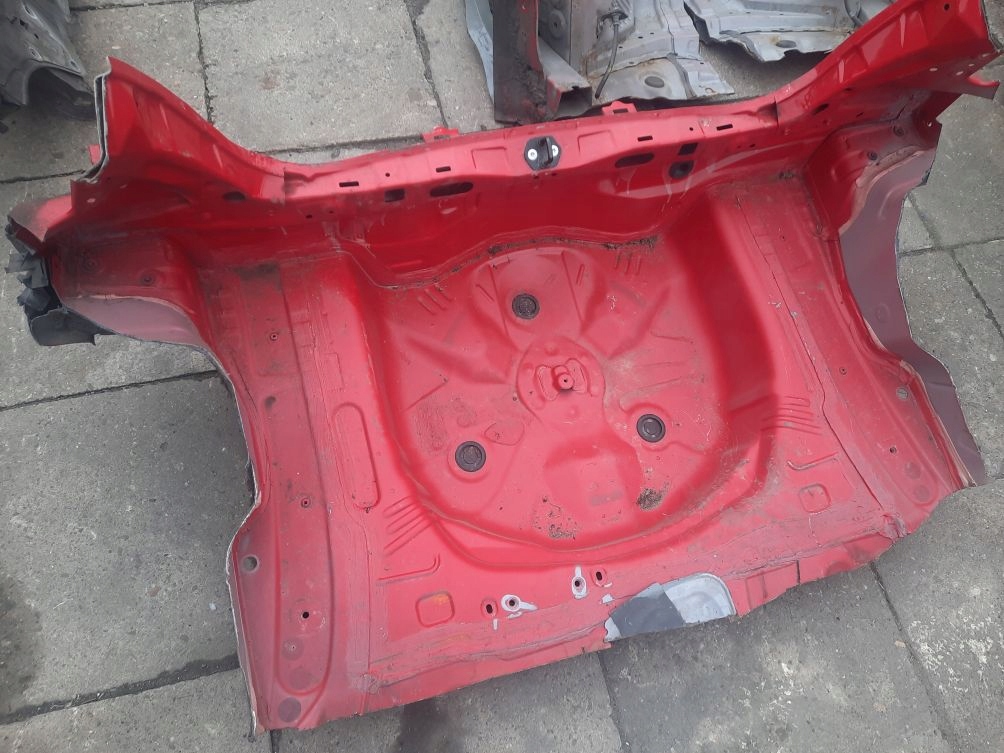 PAS TYŁ TYLNY WANNA TOYOTA YARIS II 2006-2011 Producent części Toyota OE