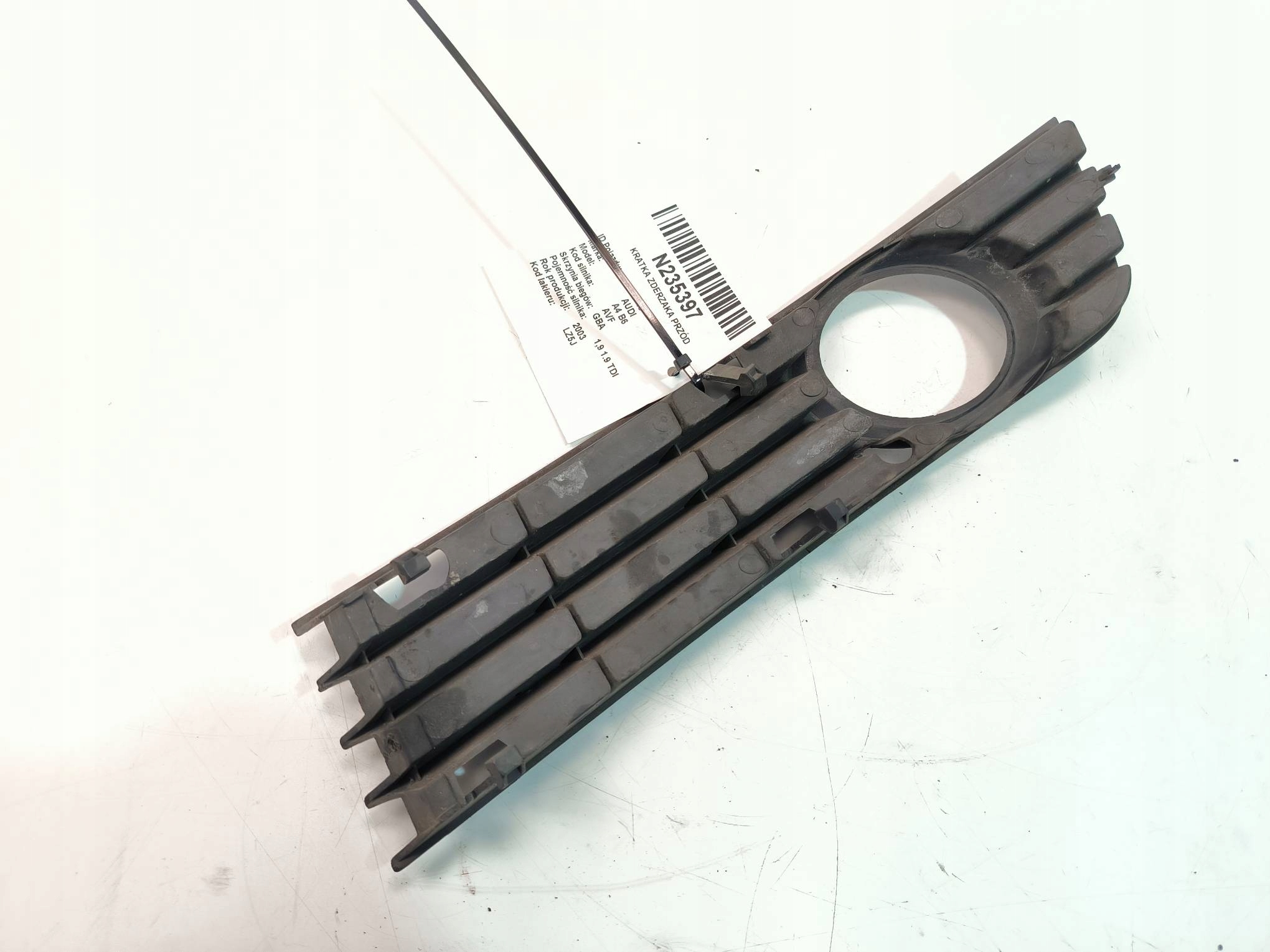 grid of a bumper front 8E0807682A AUDI A4 B6