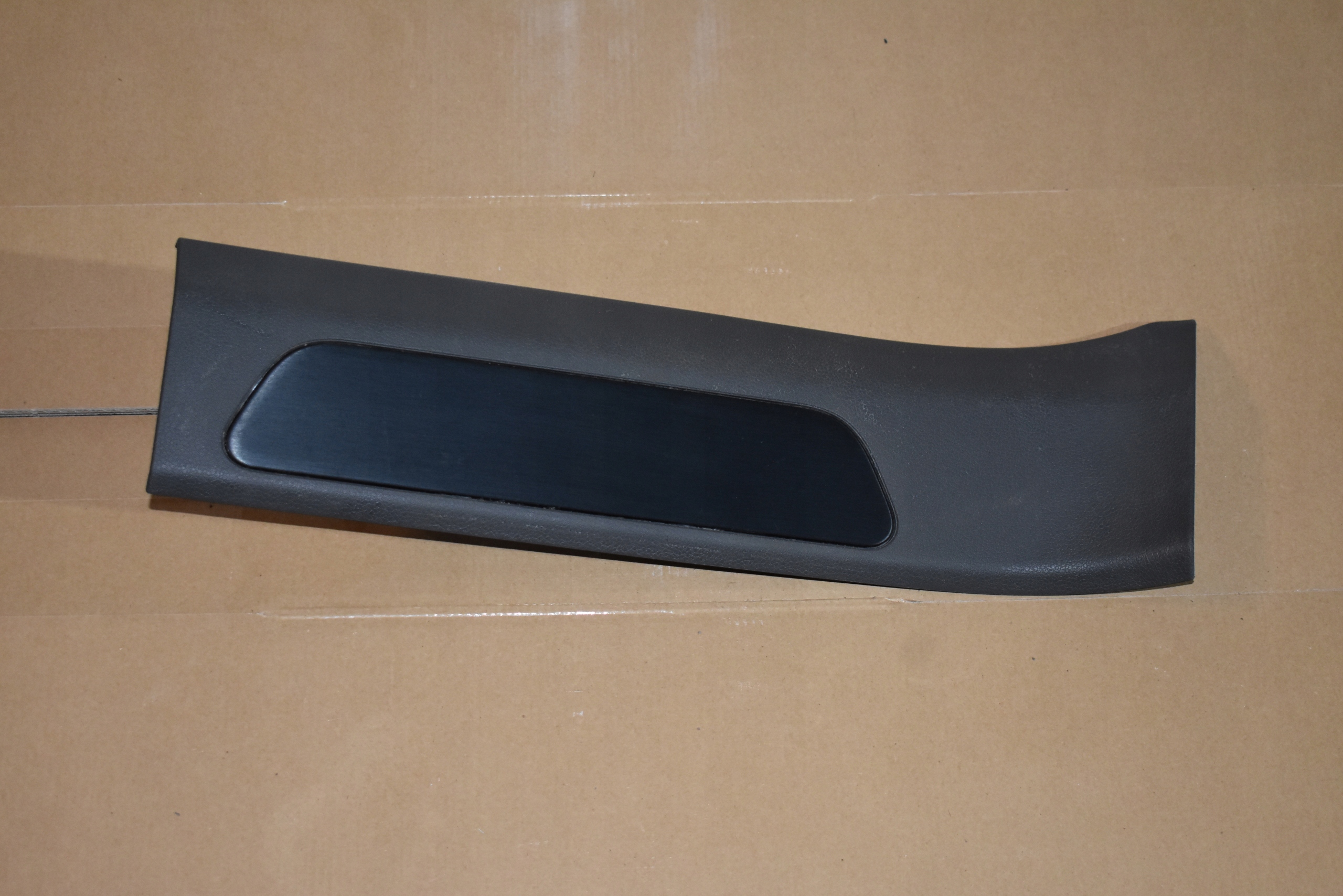 moulding cap of the threshold left PORSCHE PANAMERA 971 1