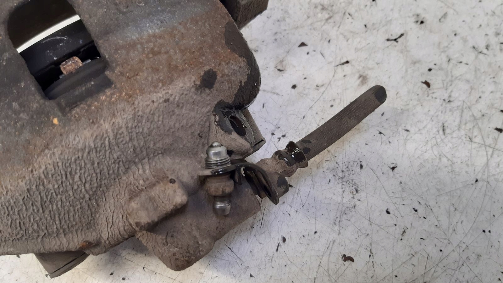 caliper front front right left Opel Corsa E 1,4